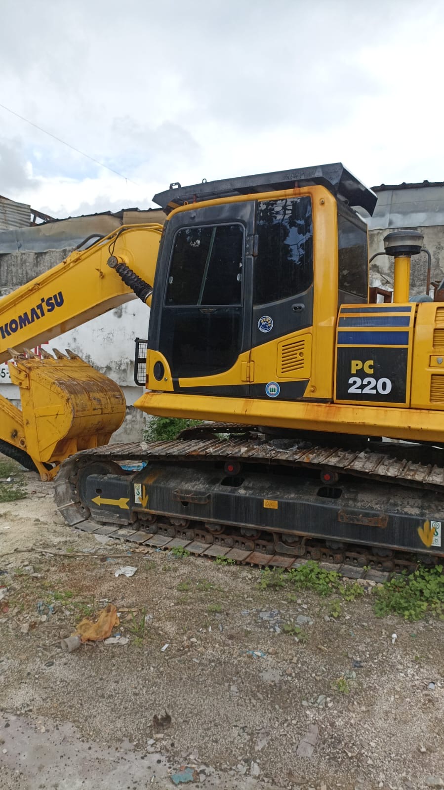 camiones y vehiculos pesados - Komatsu pc220 excavadora en venta  8