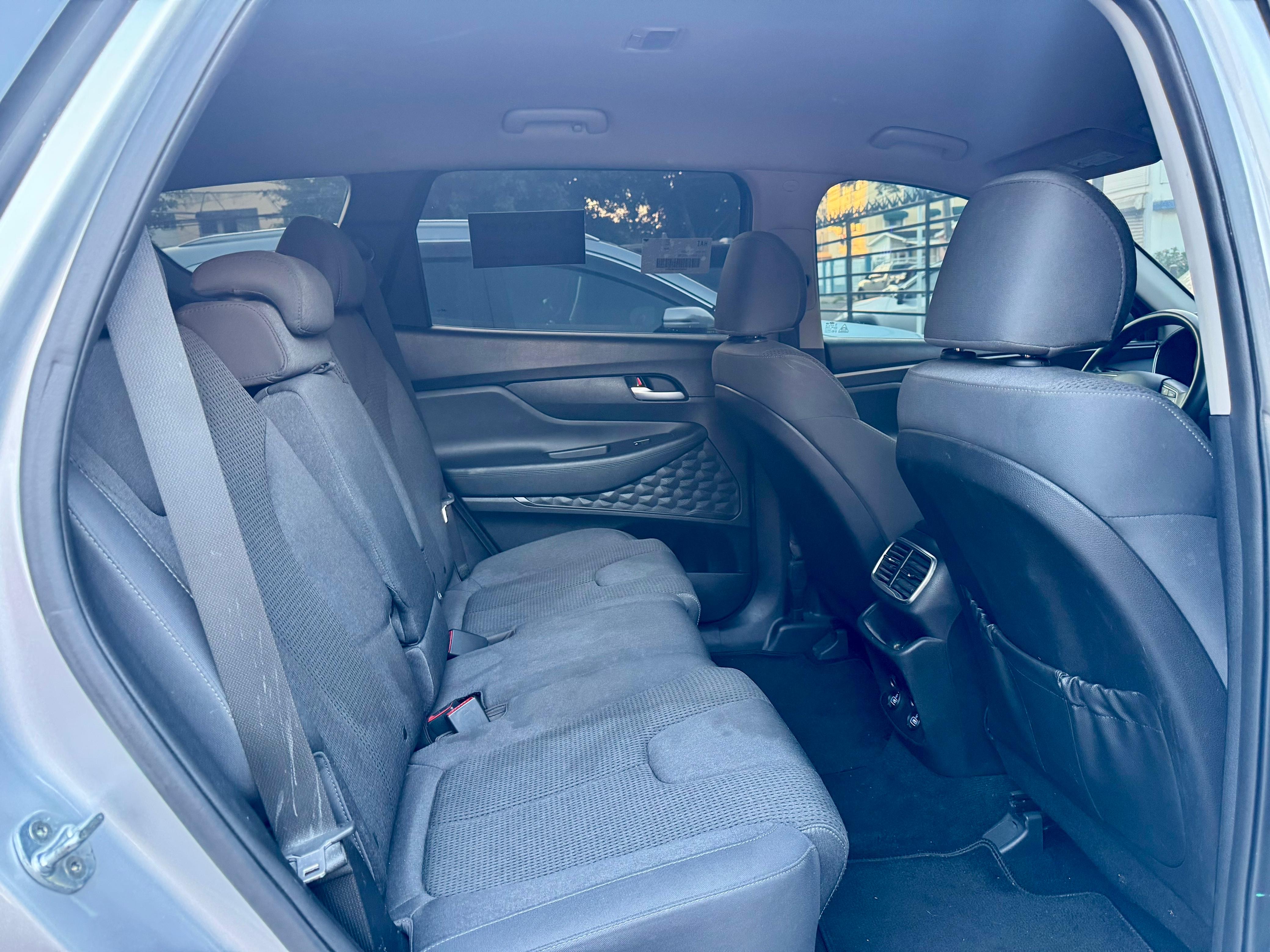 jeepetas y camionetas - Hyundai Santa Fe 2019 SE  5