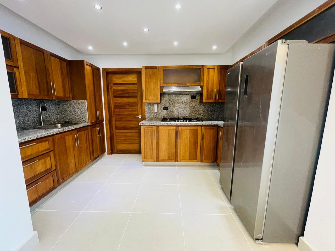 apartamentos - Apartamento con línea blanca de 2 habitaciones ubicado en Piantini 2