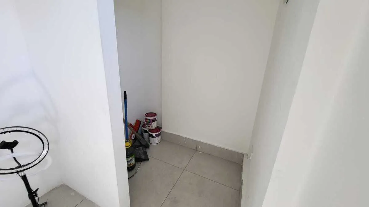 oficinas y locales comerciales - Local céntrico en los Prados  2