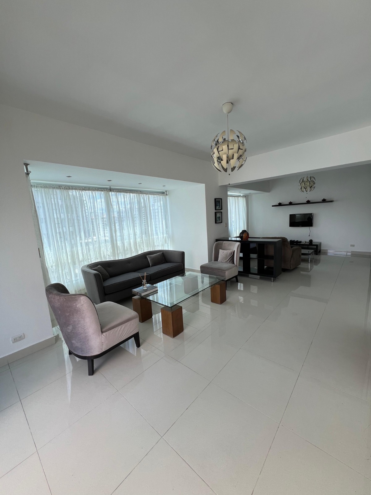 apartamentos - Alquiló amueblado en naco piso alto dos hab 2.5 ba 7