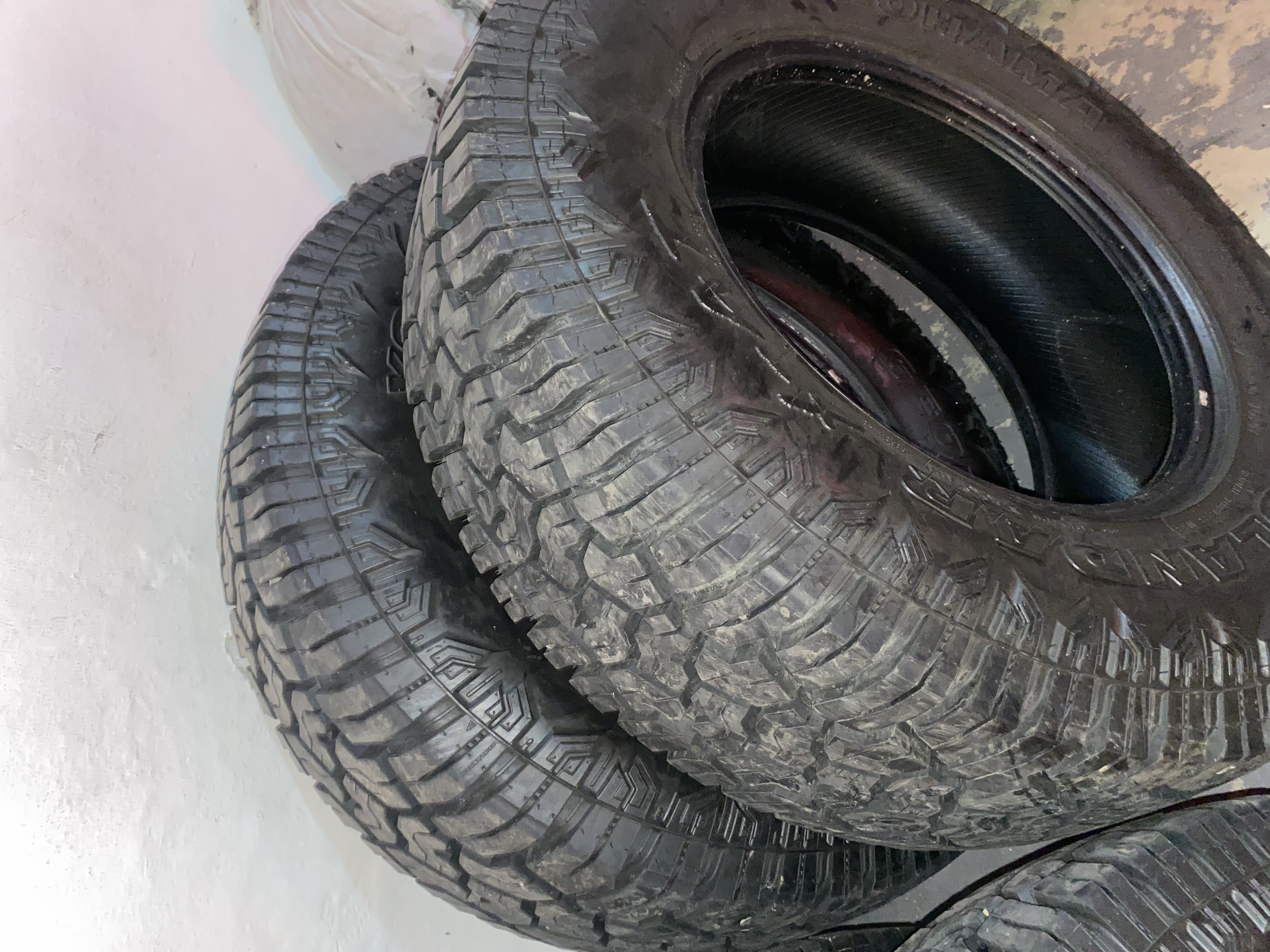 repuestos - Goma Yokohama X/AT 275/70/R18  1