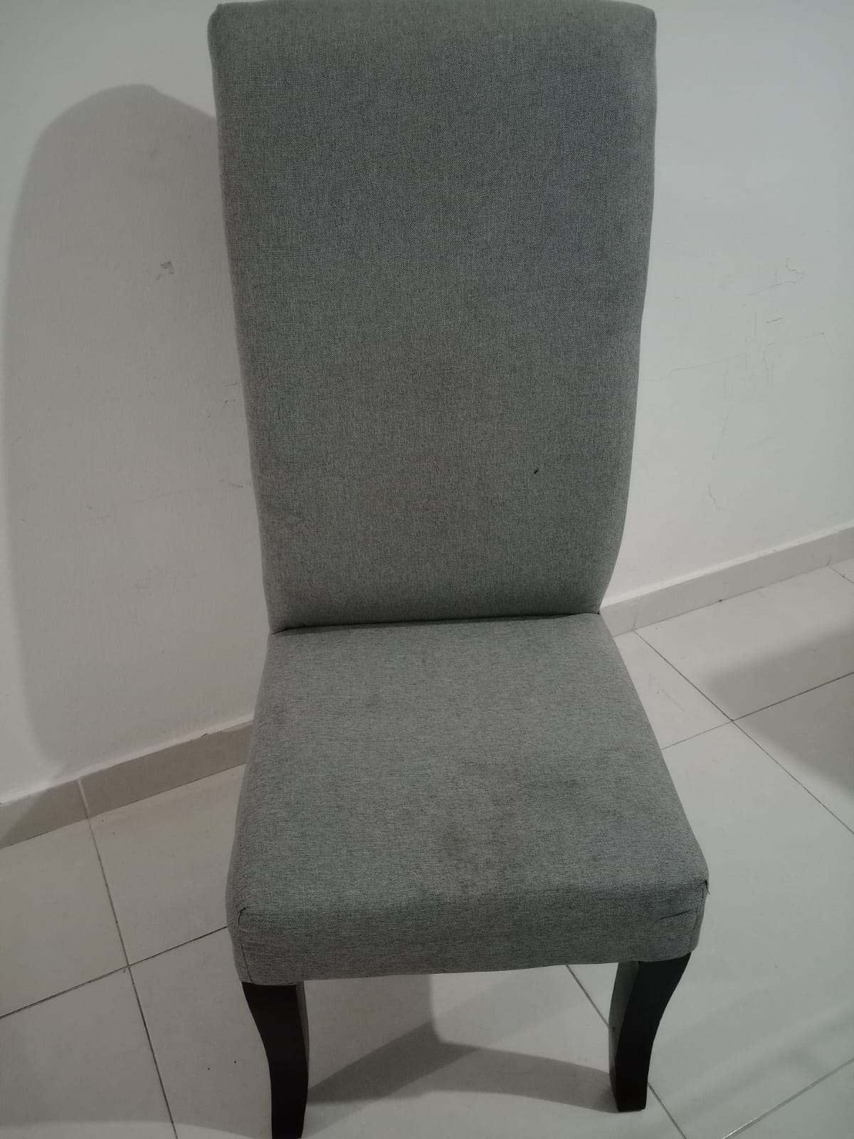 muebles y colchones - VENDO 4 SILLAS DE COMEDOR POR MUDANZA  1