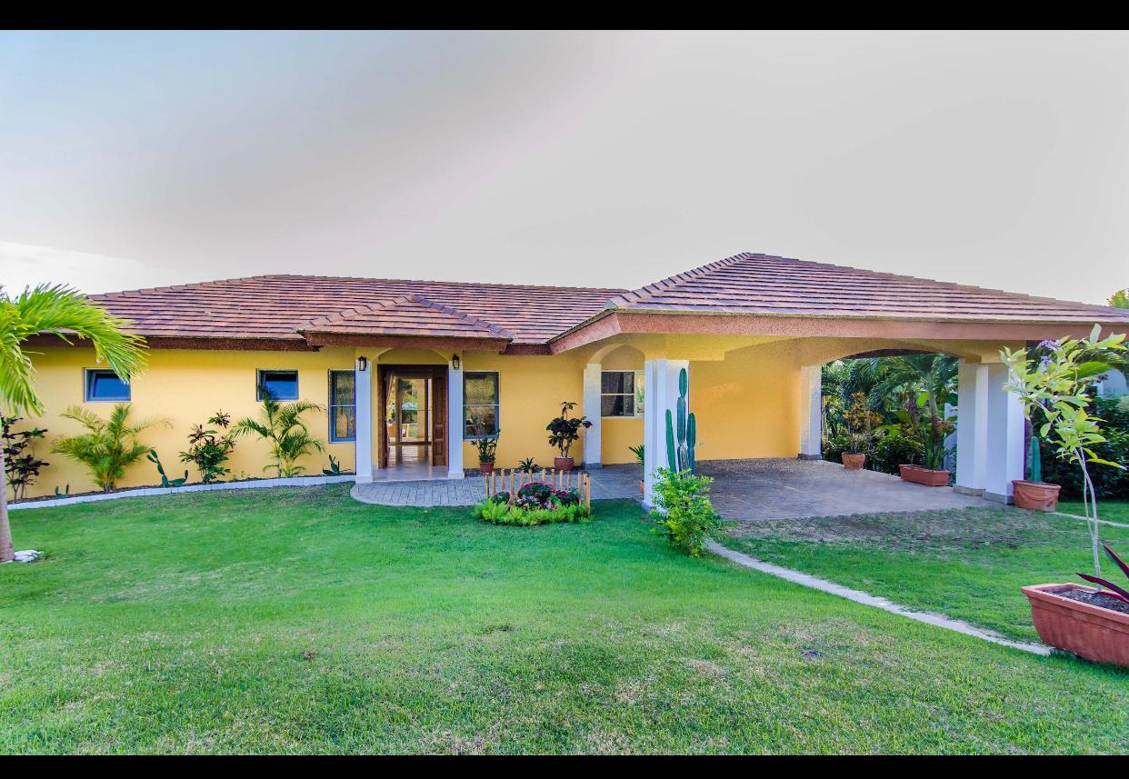 solares y terrenos - 🌴 Hermosa Villa de Lujo en Venta – Sosúa 3