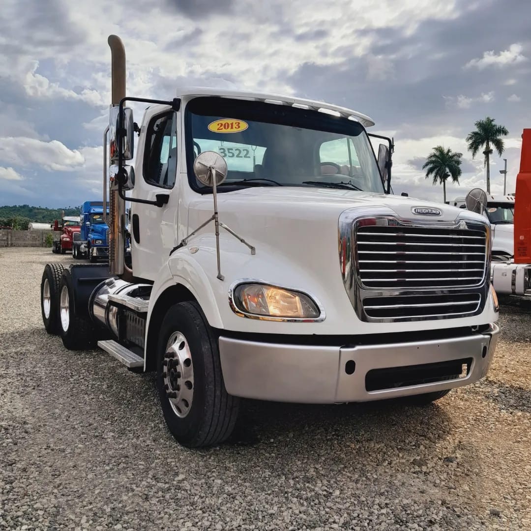 camiones y vehiculos pesados - Freightliner M2 106 año 2013  8