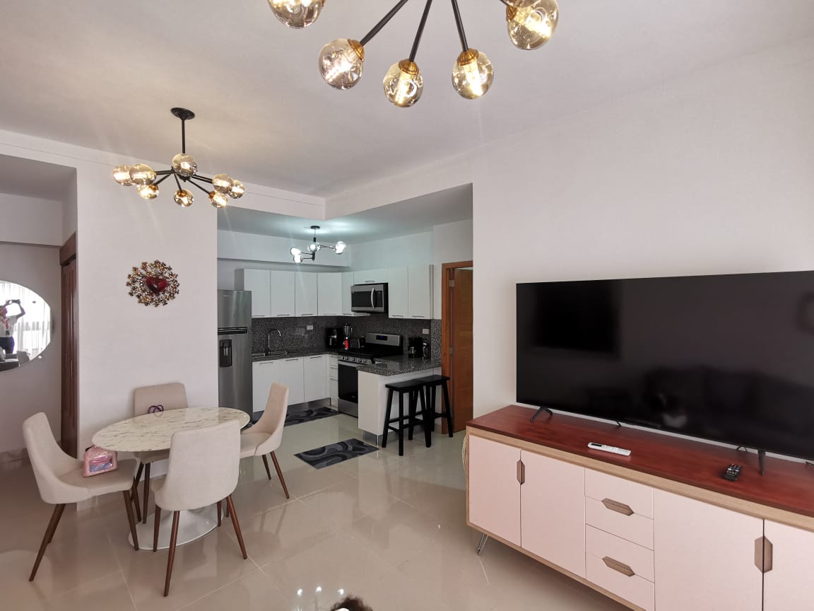 apartamentos - ALQUILO APARTAMENTO EN EVARISTO MORALES  0
