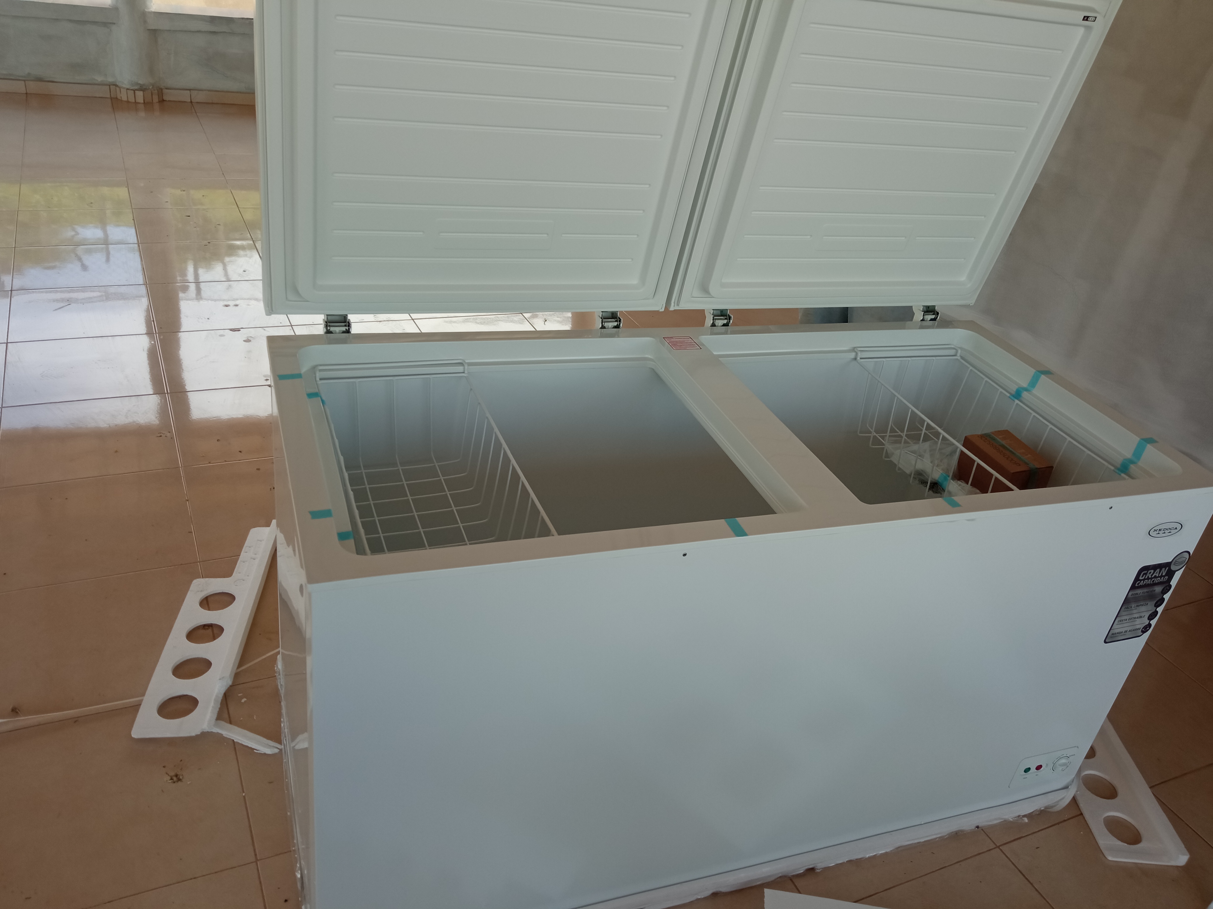 equipos profesionales - Freezer Nedoca de 18 pies cúbicos  2