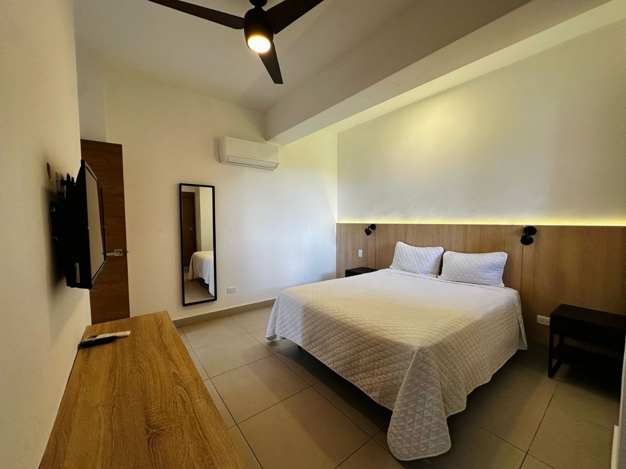 apartamentos - En Gazcue y amueblado. Hermoso apartamento  0
