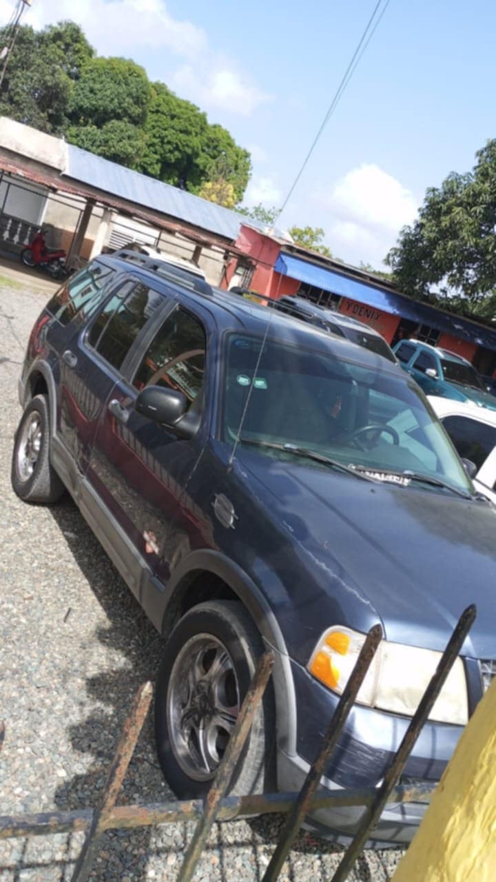 jeepetas y camionetas - Ford Explorer 2005  4