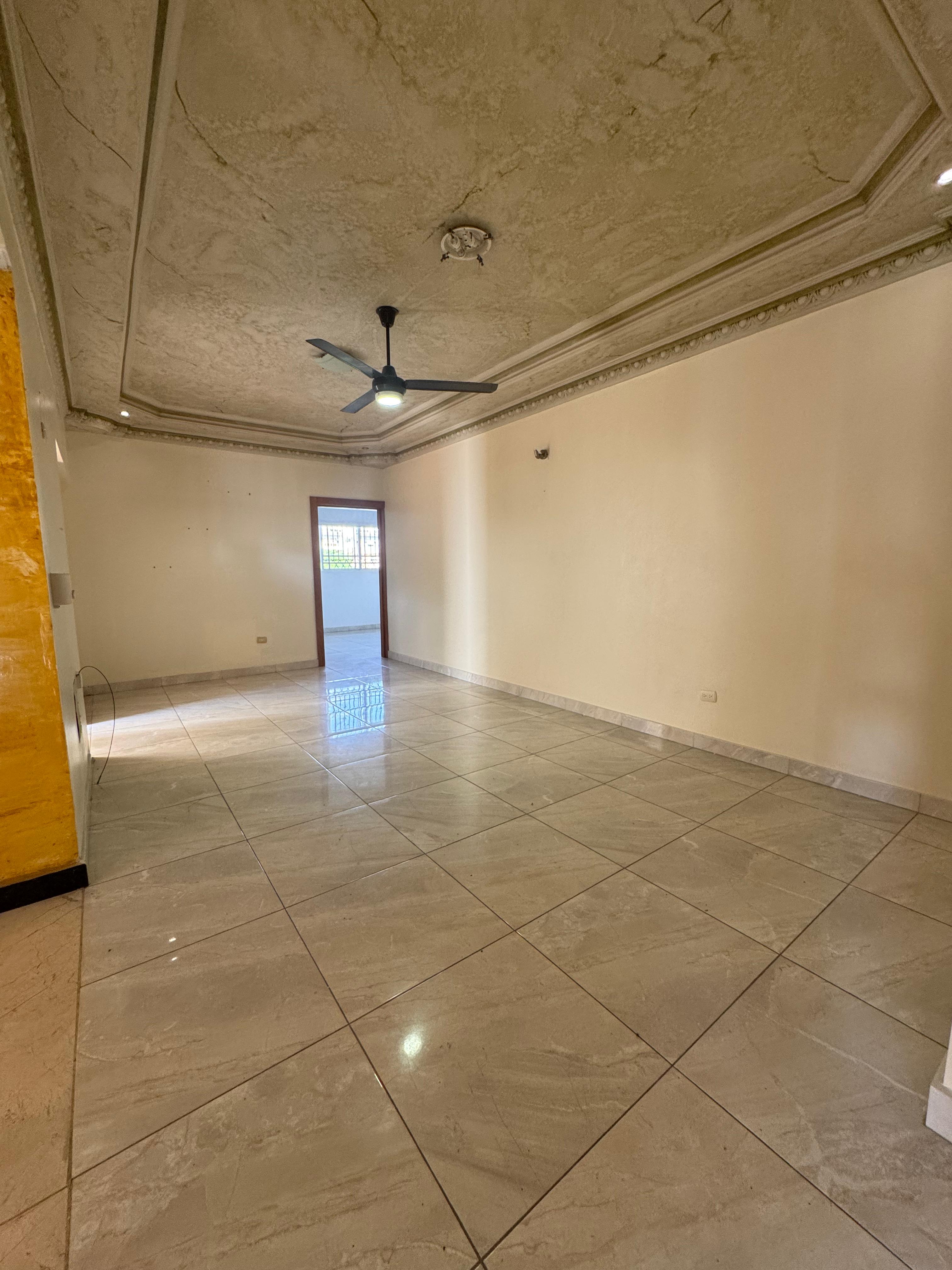 casas - Apartamento en alquiler. 2do y 3er nivel! 7