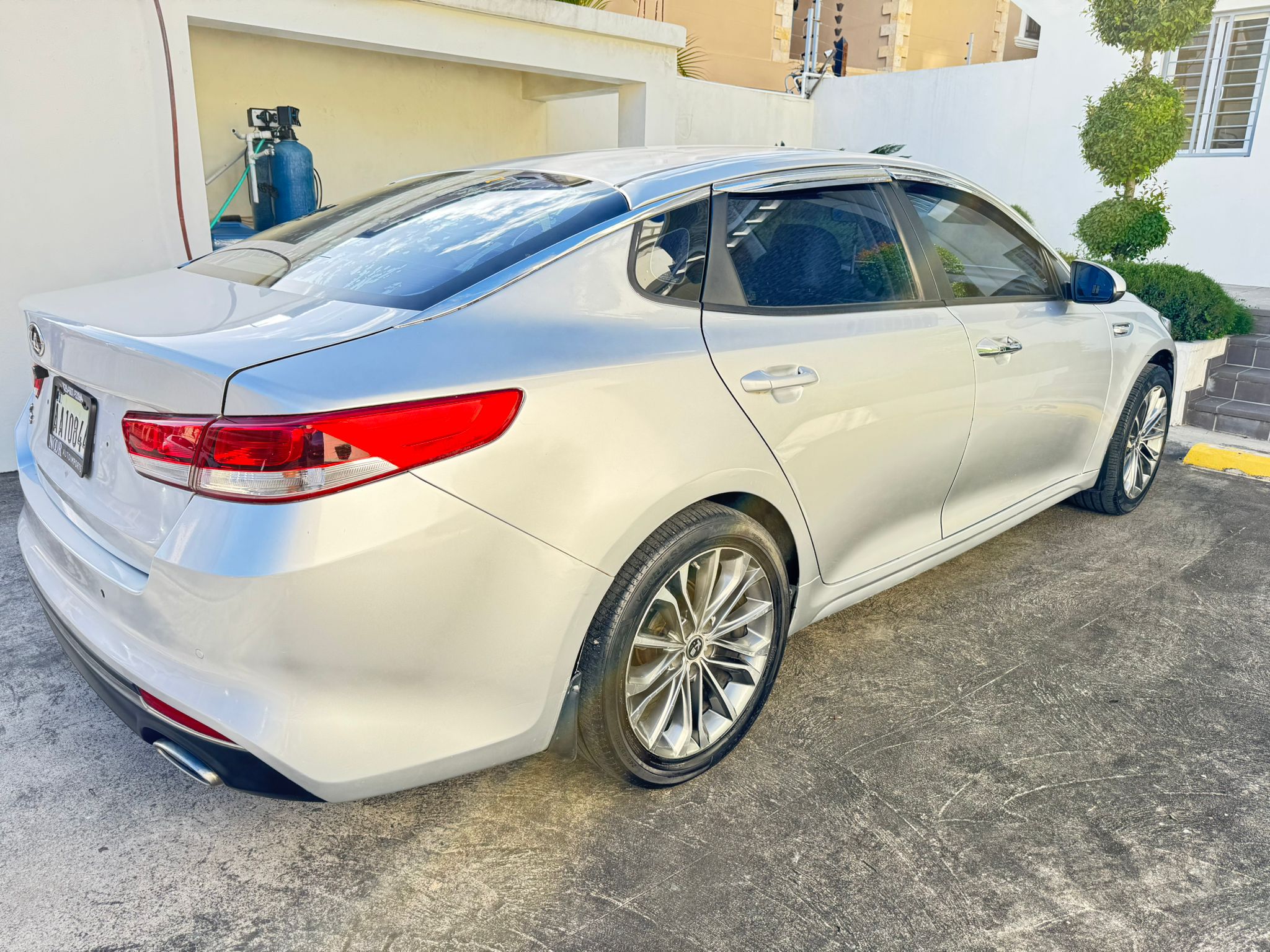 carros - Kia K5 2018 en excelente estado – RD$750,000 negoc 2