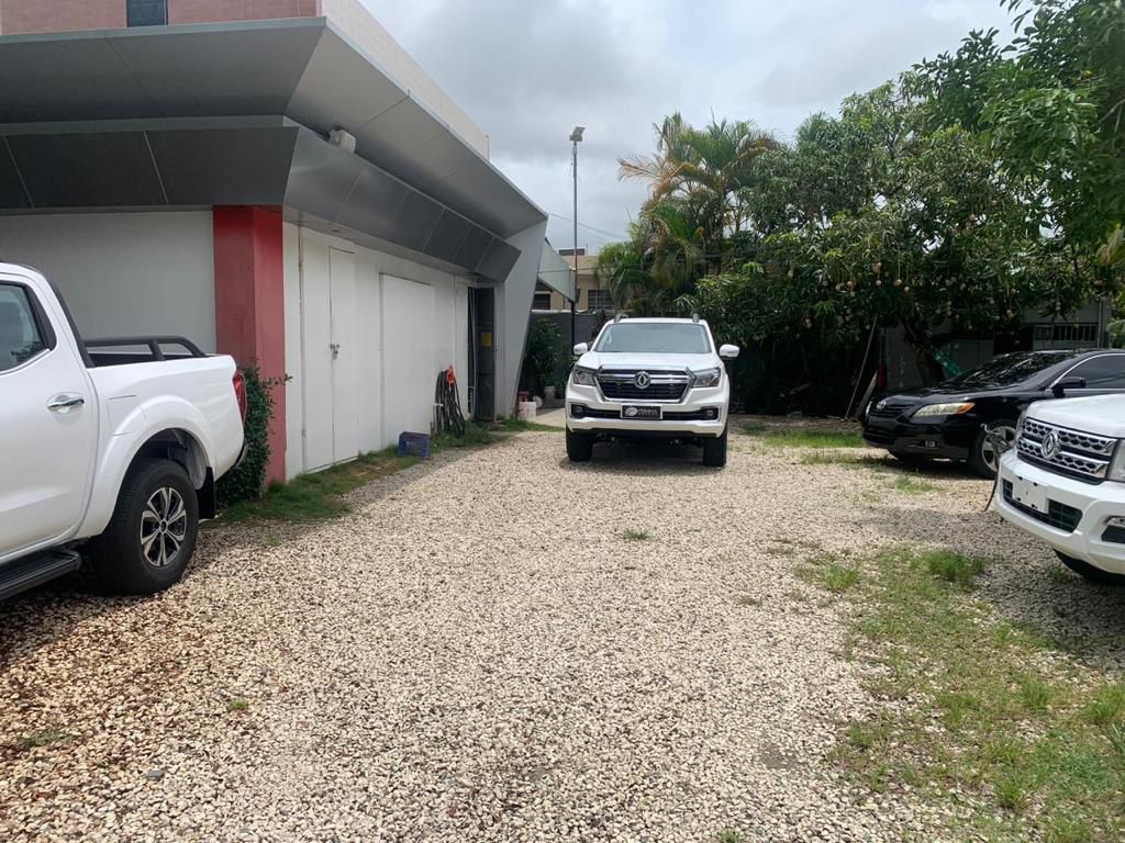 oficinas y locales comerciales - Local céntrico en los prados  8