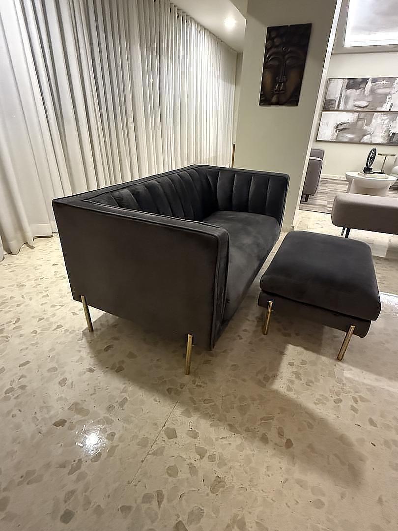 muebles y colchones - Sofá de dos plazas con ottoman 3