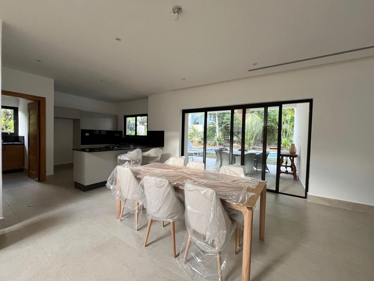 casas vacacionales y villas - venta de Villa amueblada con piscina en punta cana village República Dominicana  9