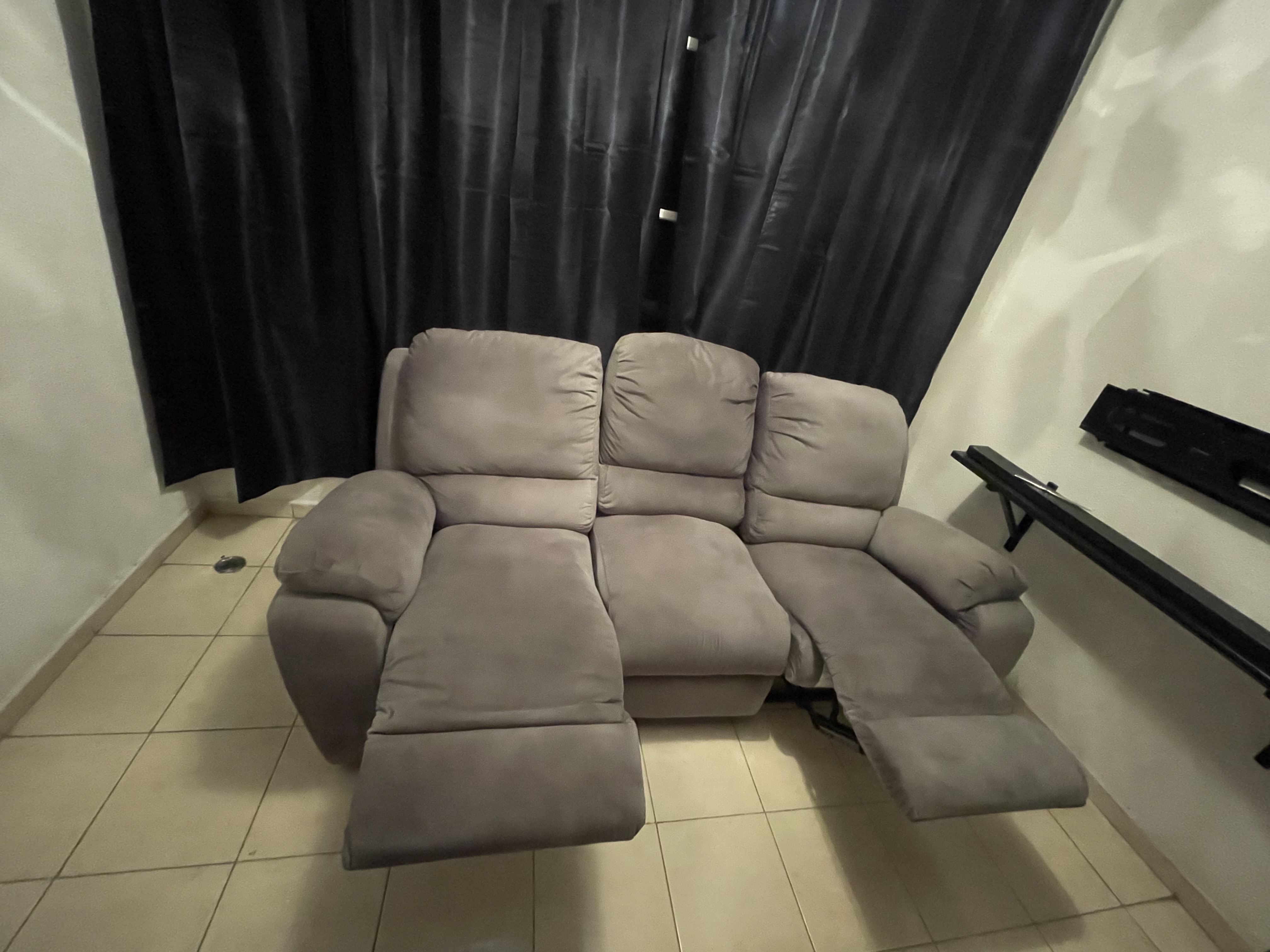 muebles y colchones - Sofá Reclinable de 3 asientos  0