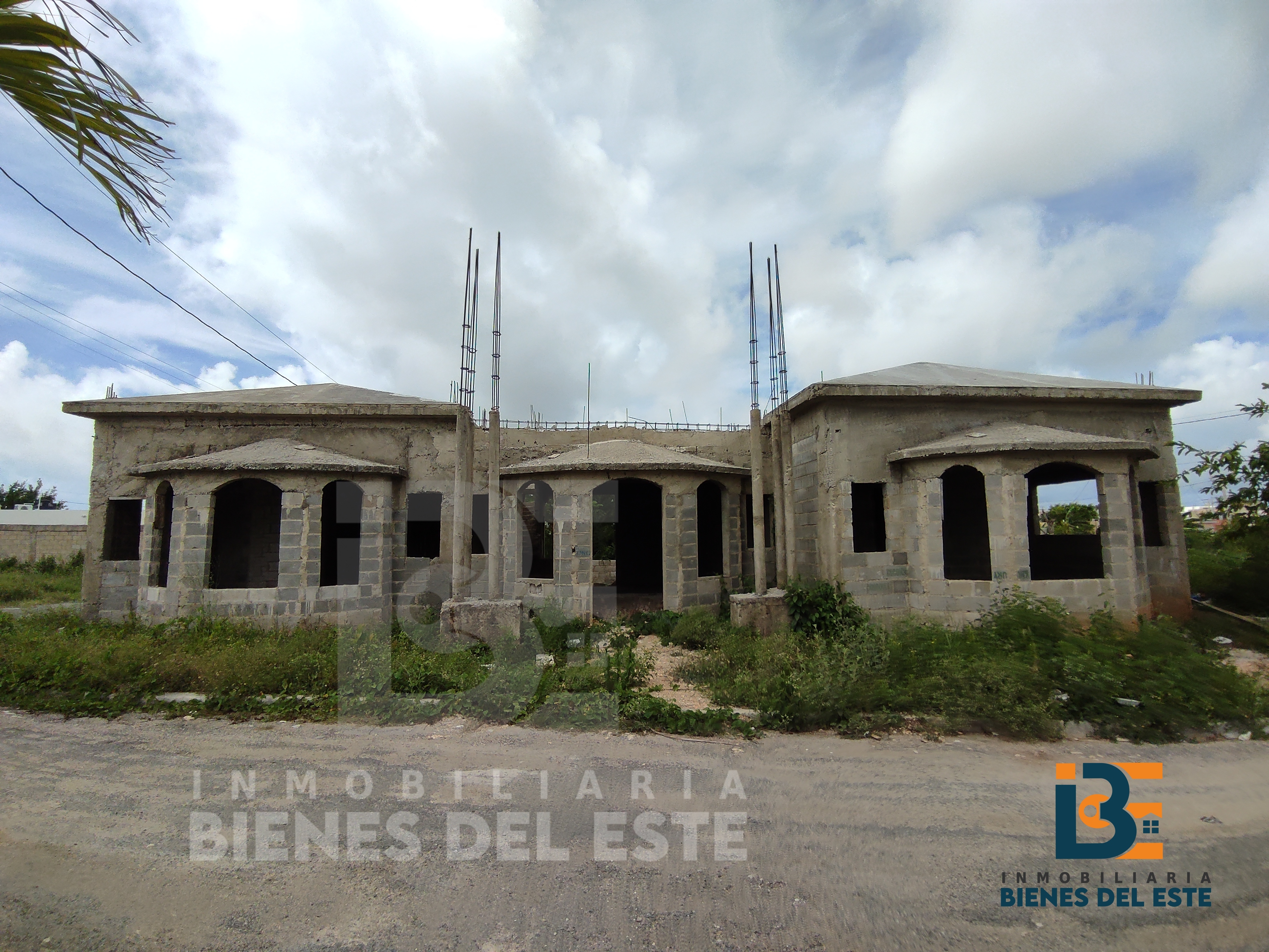 casas - SE VENDE CASA EN CONSTRUCCION de Oportunidad.