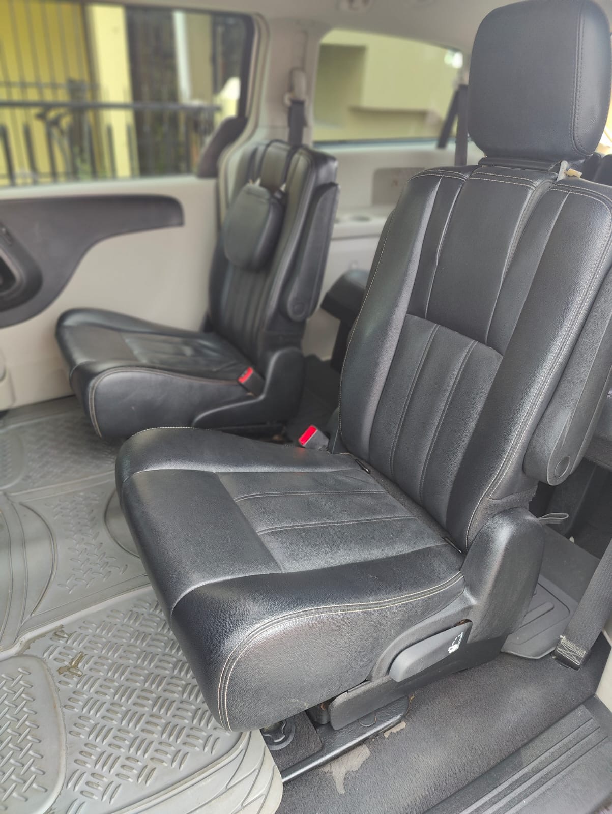 jeepetas y camionetas - Chrysler town and country  1