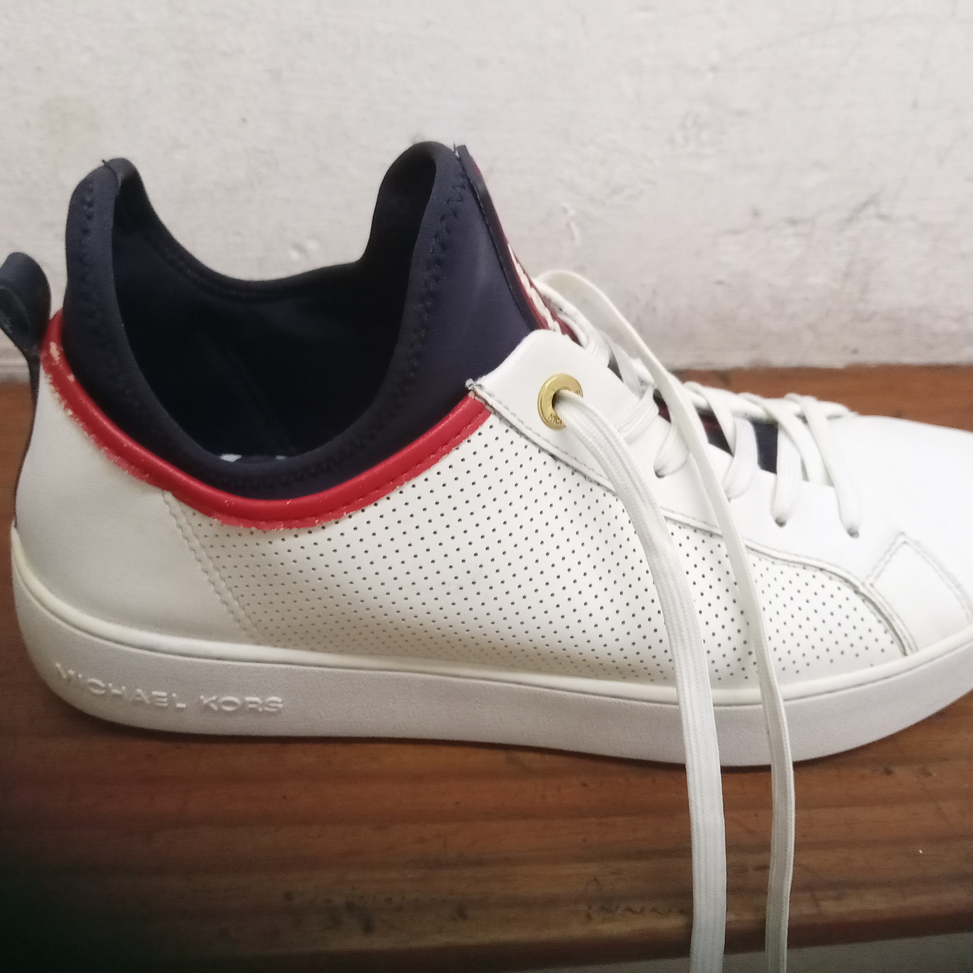 zapatos para hombre - tenis Michael Kors originales usado en buen estado  0