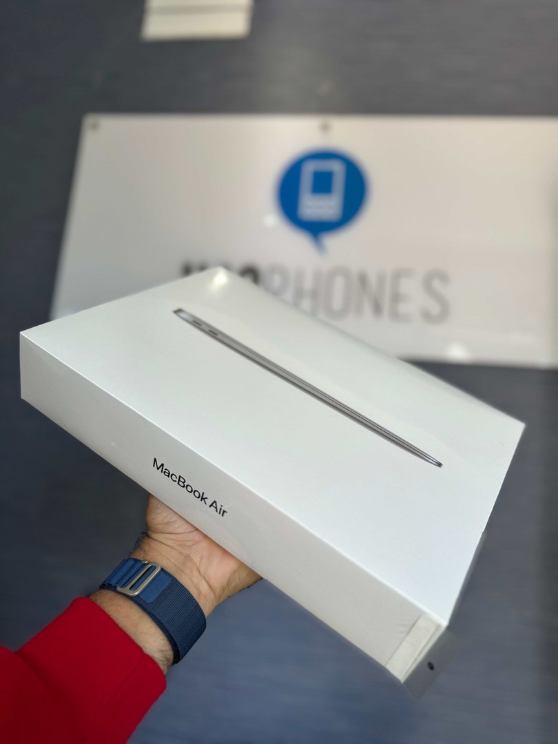 computadoras y laptops - MACBOOK AIR 13 - INCH 2020 M1 APPLE CHIP 256GB8GB RAM SELLADAS RD$ 48,900 NEG 0