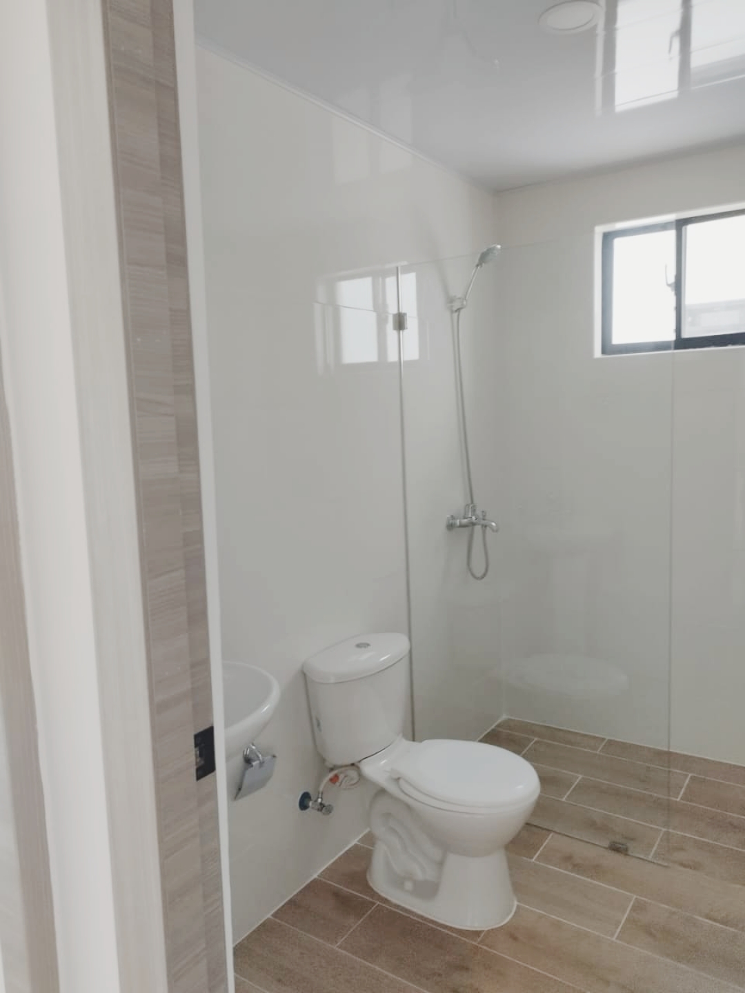 apartamentos - Se Vende Apartamento en Los Rieles (Primer Nivel). Precio US $103,000. 
 9