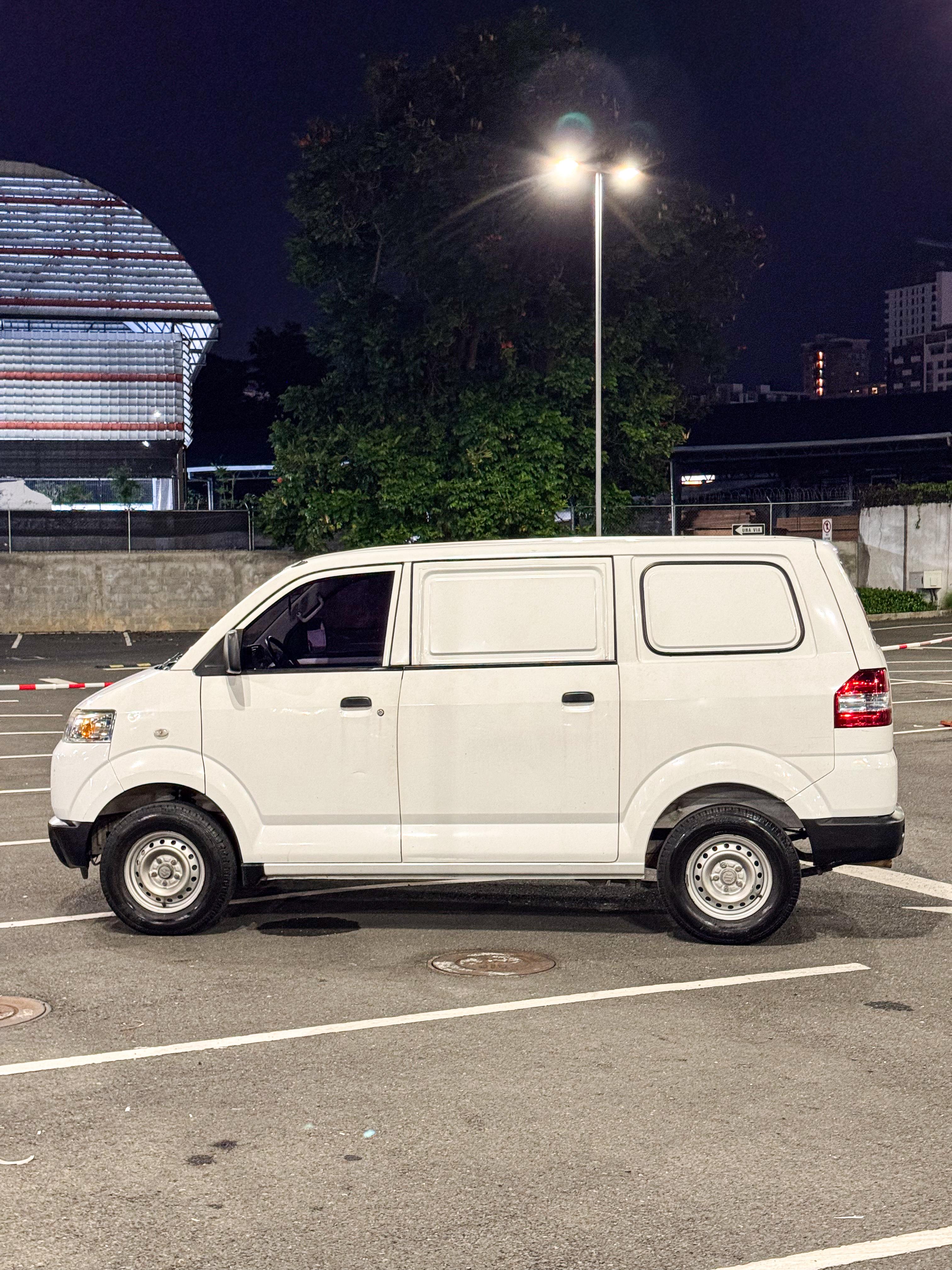 jeepetas y camionetas - Suzuky APV  4
