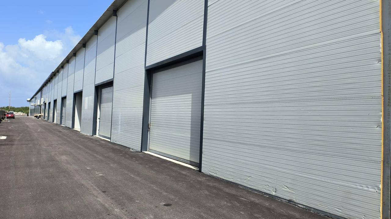 oficinas y locales comerciales - Naves y locales comerciales en alquiler 2