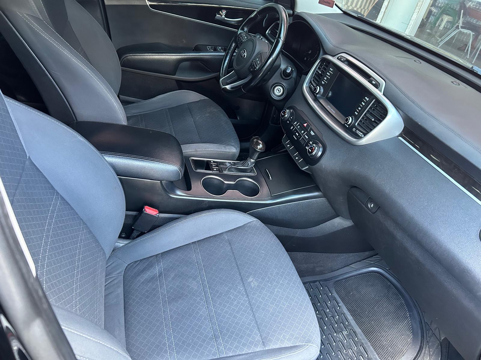 jeepetas y camionetas - Kia Sorento LX 2017 6