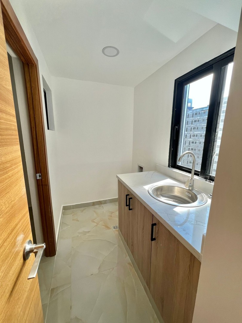 apartamentos - Se vende apartamento en Naco 8