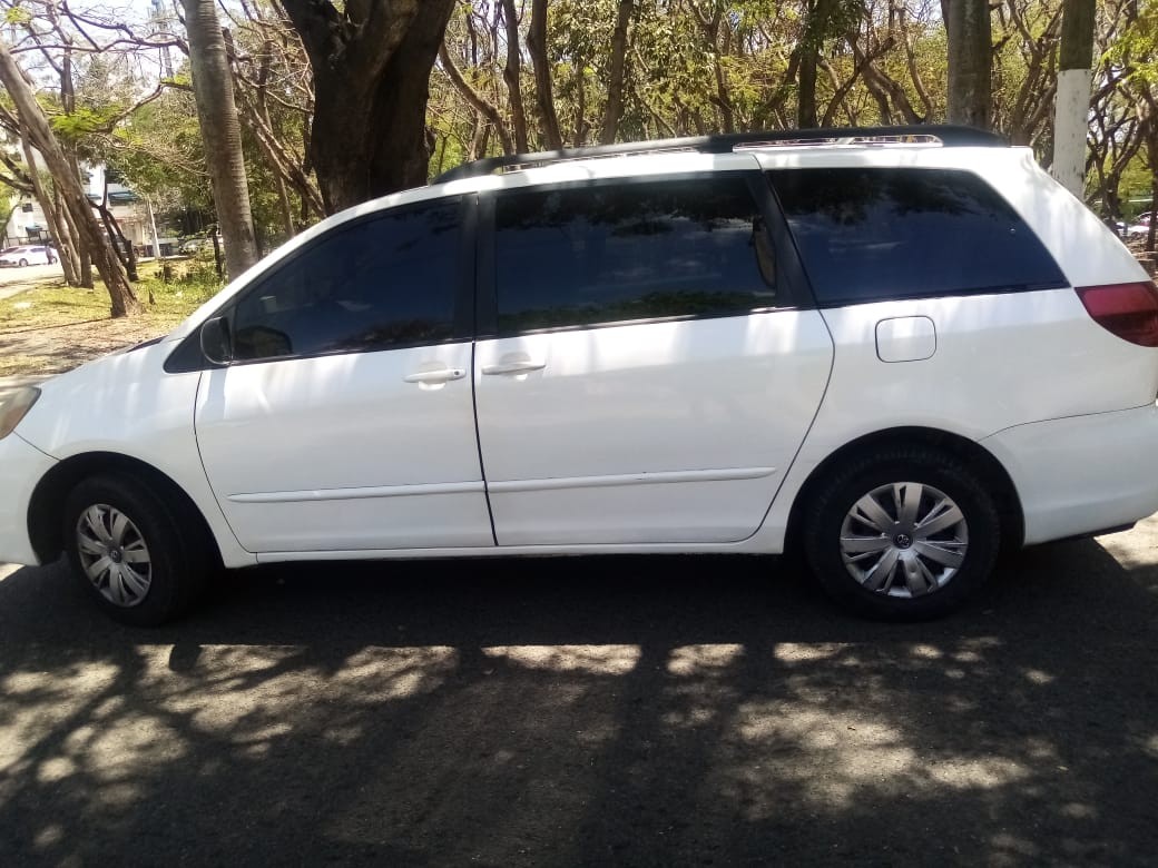 otros vehiculos - Venta Toyota Sienna 2004  1