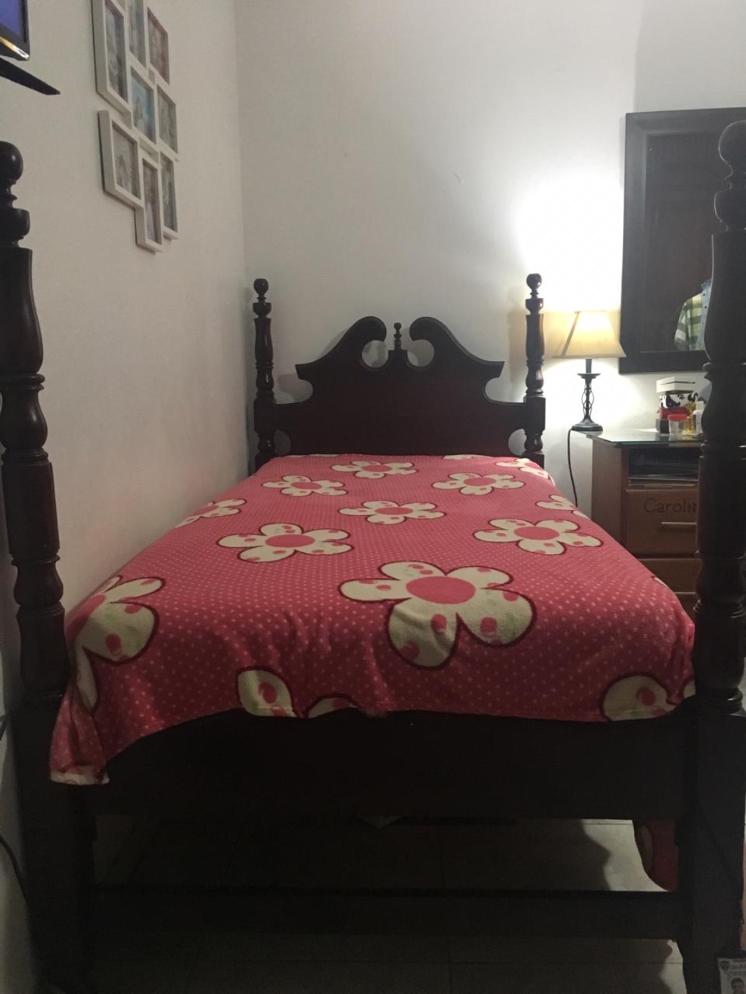 muebles y colchones - DOS CAMAS TWIN EN CAOBA 14000 CADA UNA CON SU COLCHON INCLUIDO 1