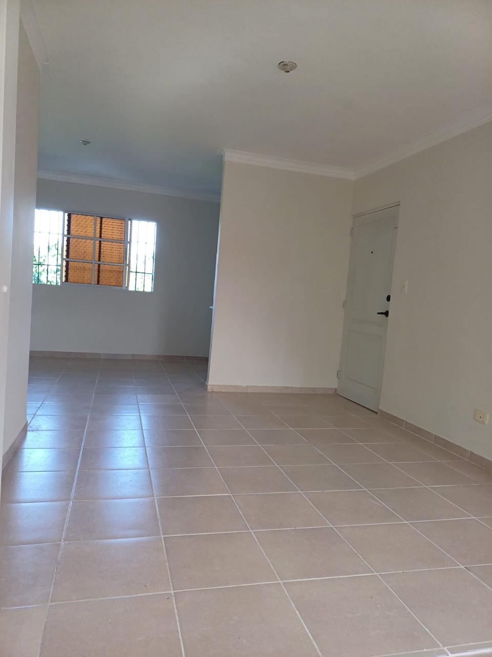 apartamentos - Vendo Apto. Res. Esther, prox. Av. Monumental,  llama al Sr Andrés  9