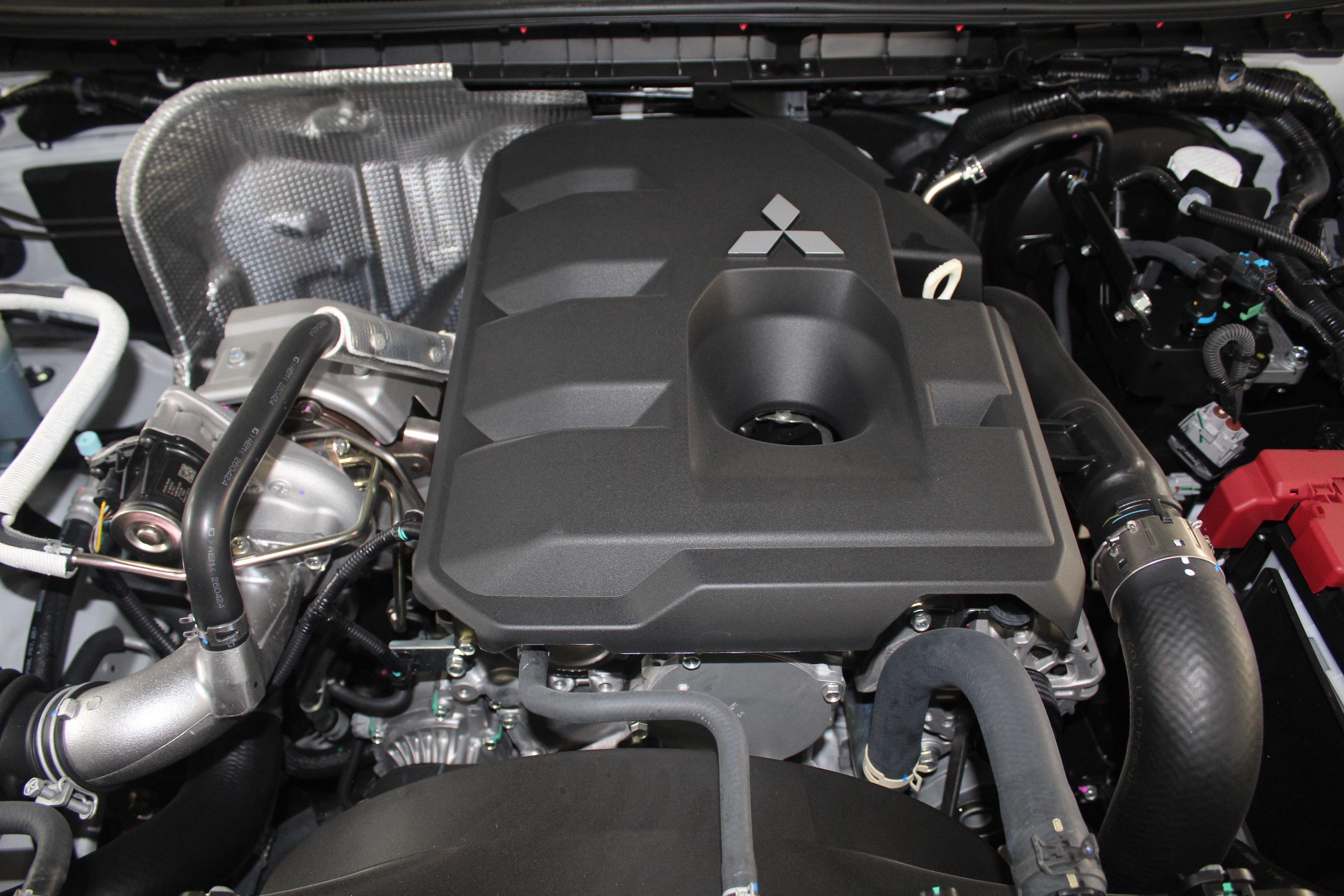 camiones y vehiculos pesados - Mitsubishi L 200 2025 3