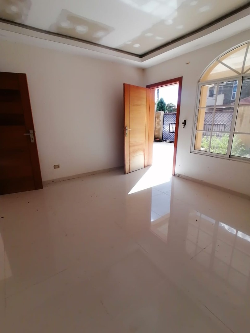 casas - Se vende casa en San Isidro residencial cerrado cerca del supermercado Bravo 8