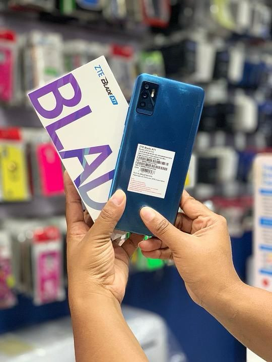 celulares y tabletas - ZTE BLADE A71 (64GB 3GB RAM)
 1