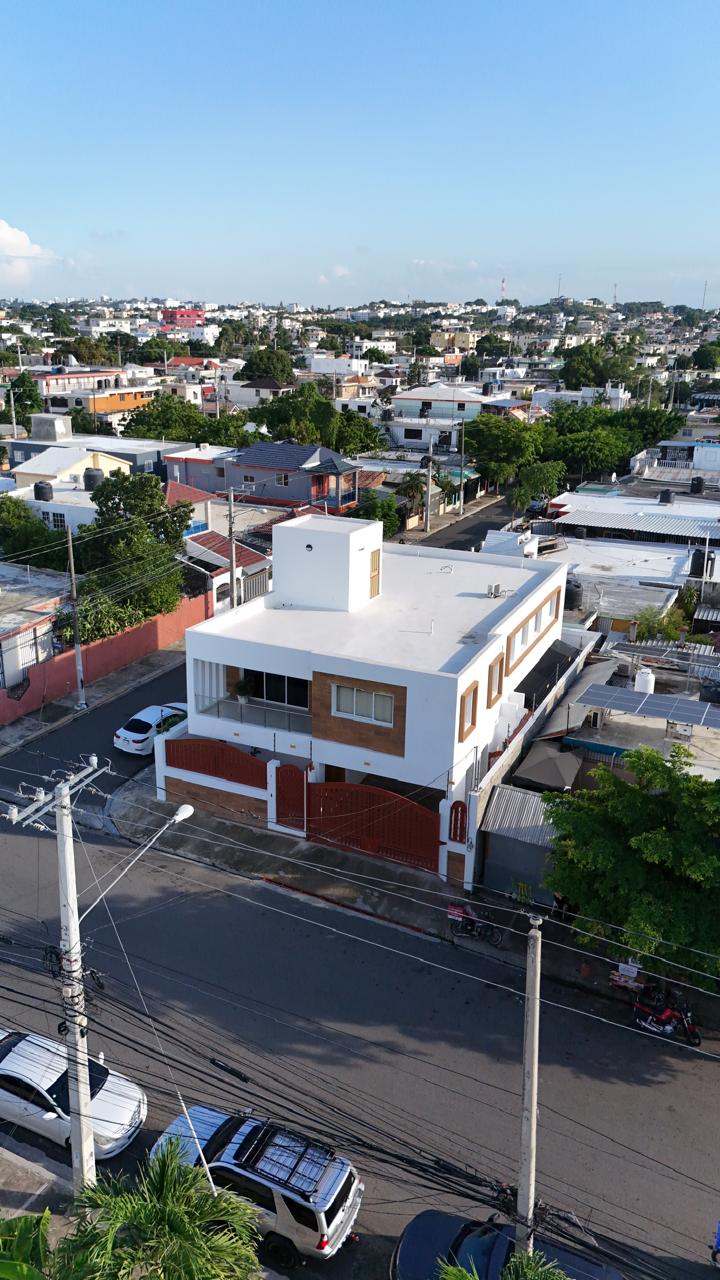 casas - CASA EN VENTA PRÓXIMO AL JARDIN BOTÁNICO, SANTIAGO.