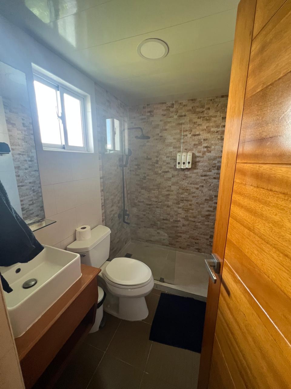 apartamentos - VENDO APARTAMENTO EN JUAN DOLIO AMUEBLADO 2da LINE 2