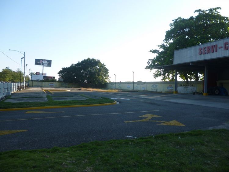 solares y terrenos - Terreno en venta en la Avenida Luperón 2