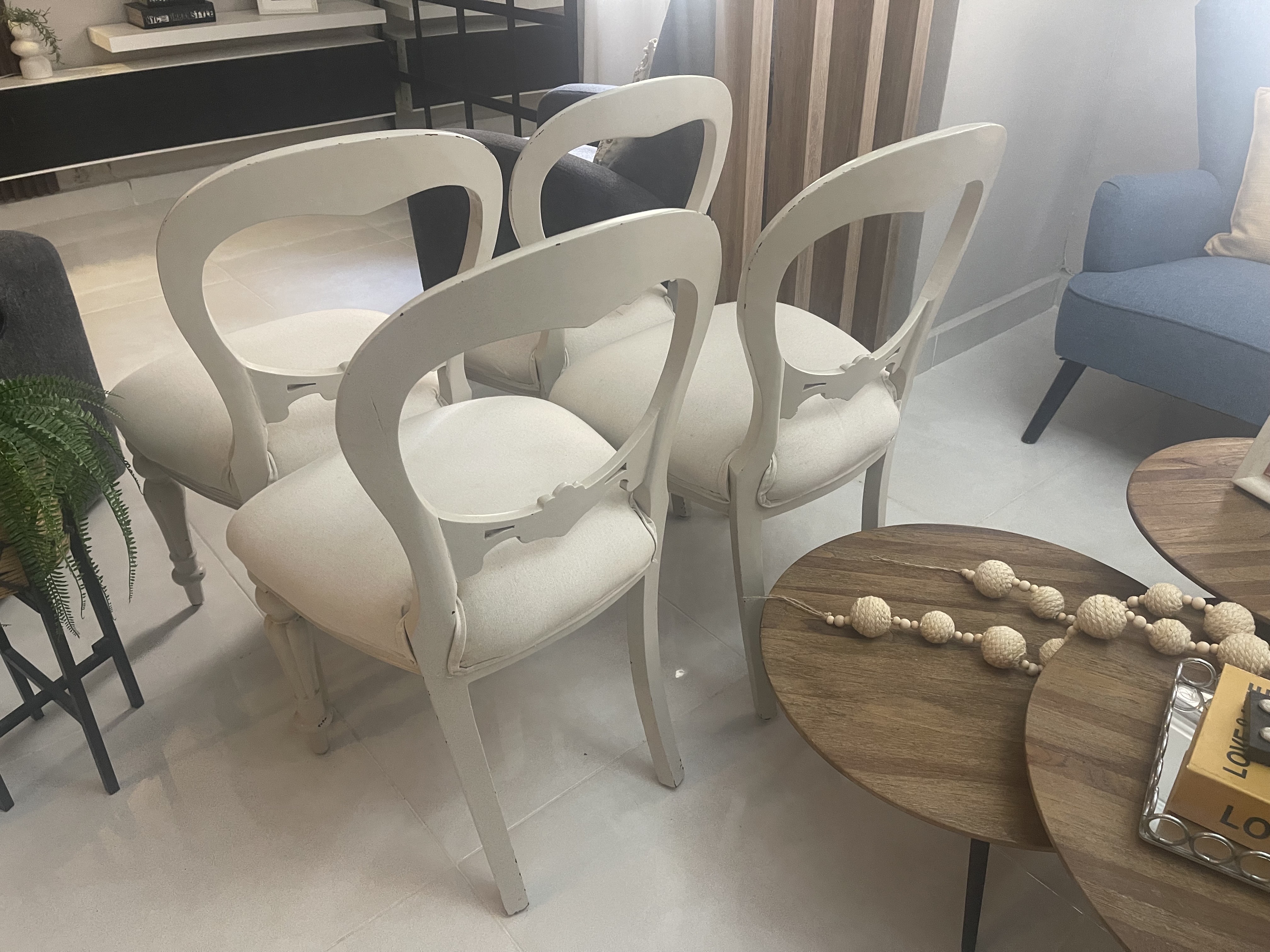 muebles y colchones - Silla de comedor en madera preciosa
4 unidades por 14mil 3