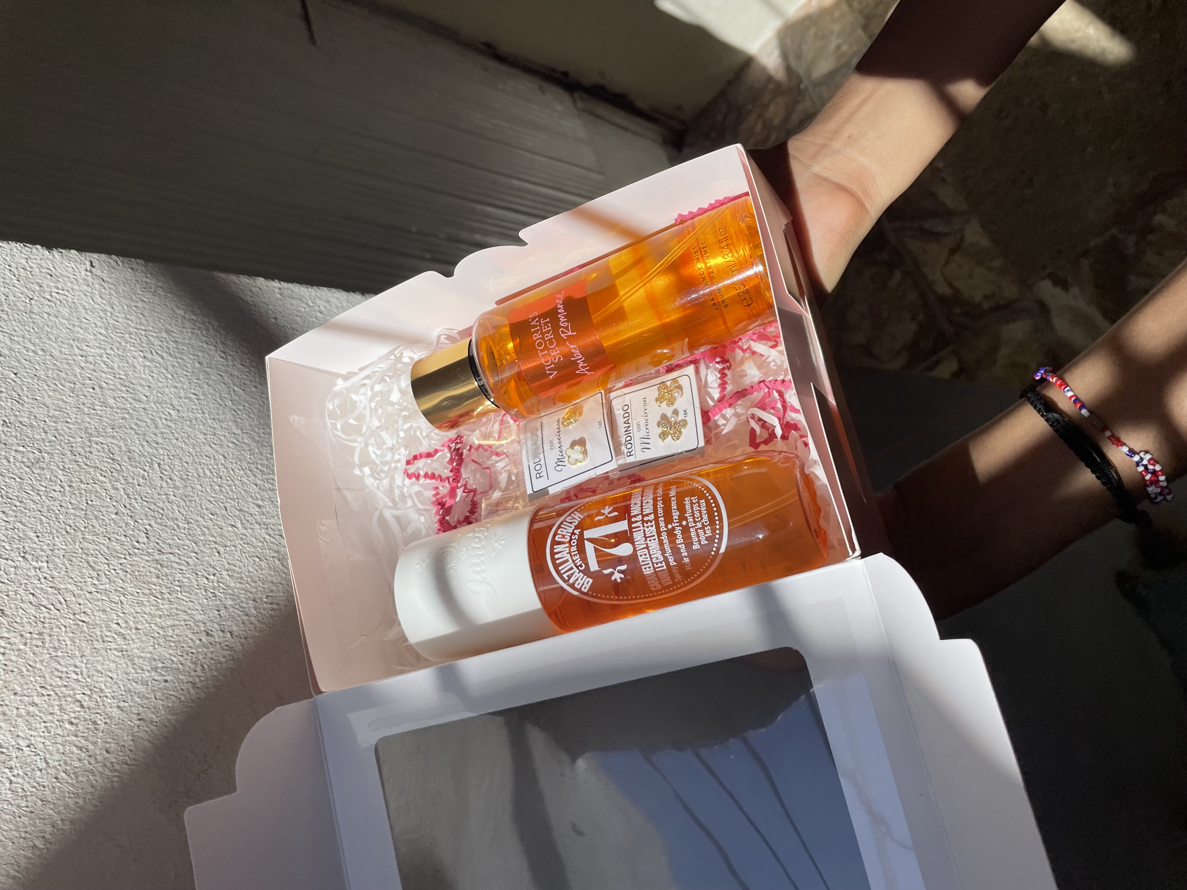 salud y belleza - Combo de Sol de janeiro y victoria’s Secret 7