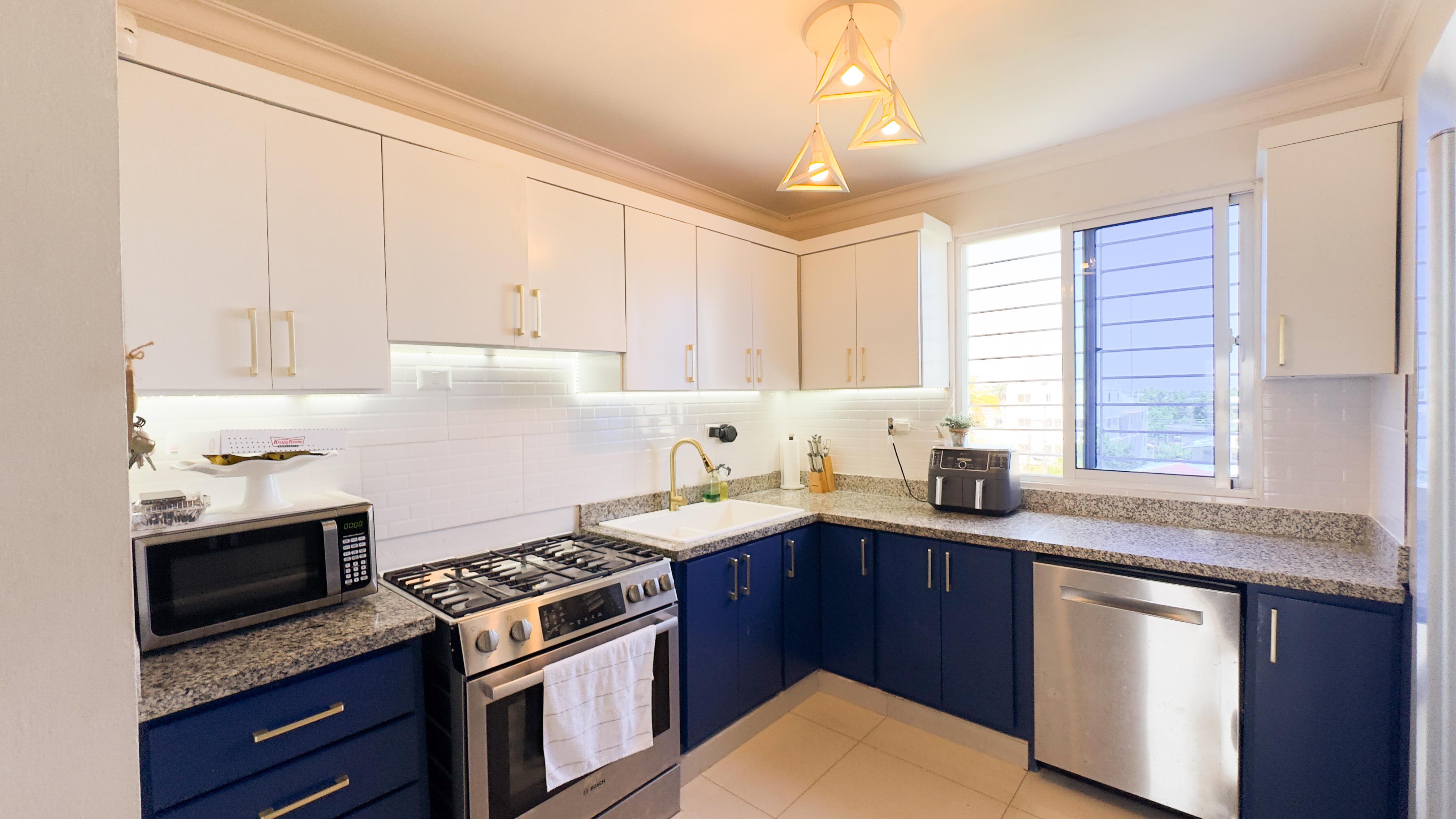 apartamentos - Penthouse con Jacuzzi, Precio de Oportunidad 2