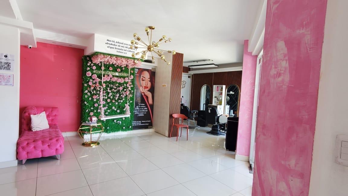 oficinas y locales comerciales - SE VENDE SALÓN COMPLETO 6