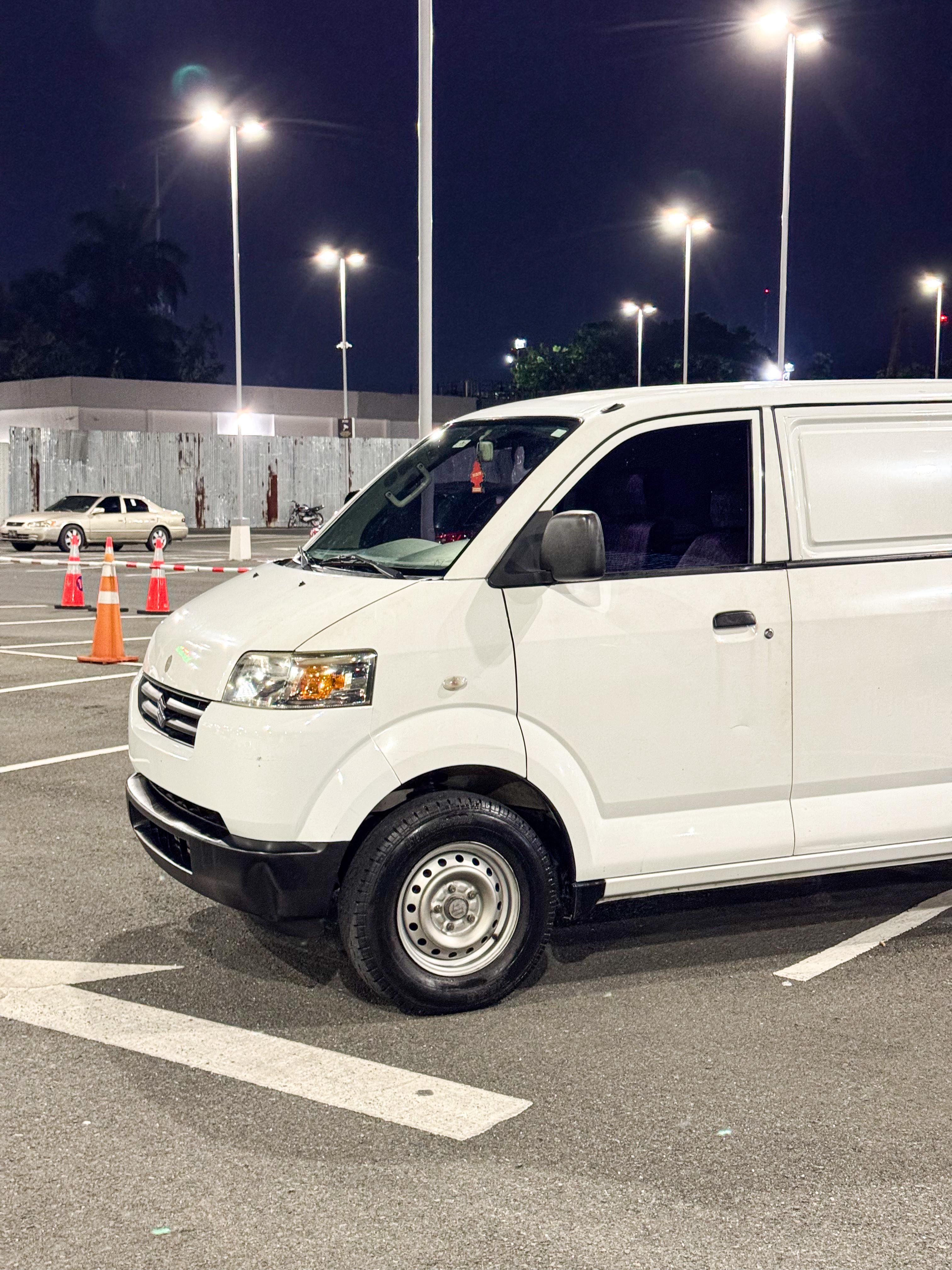 jeepetas y camionetas - Suzuky APV  1