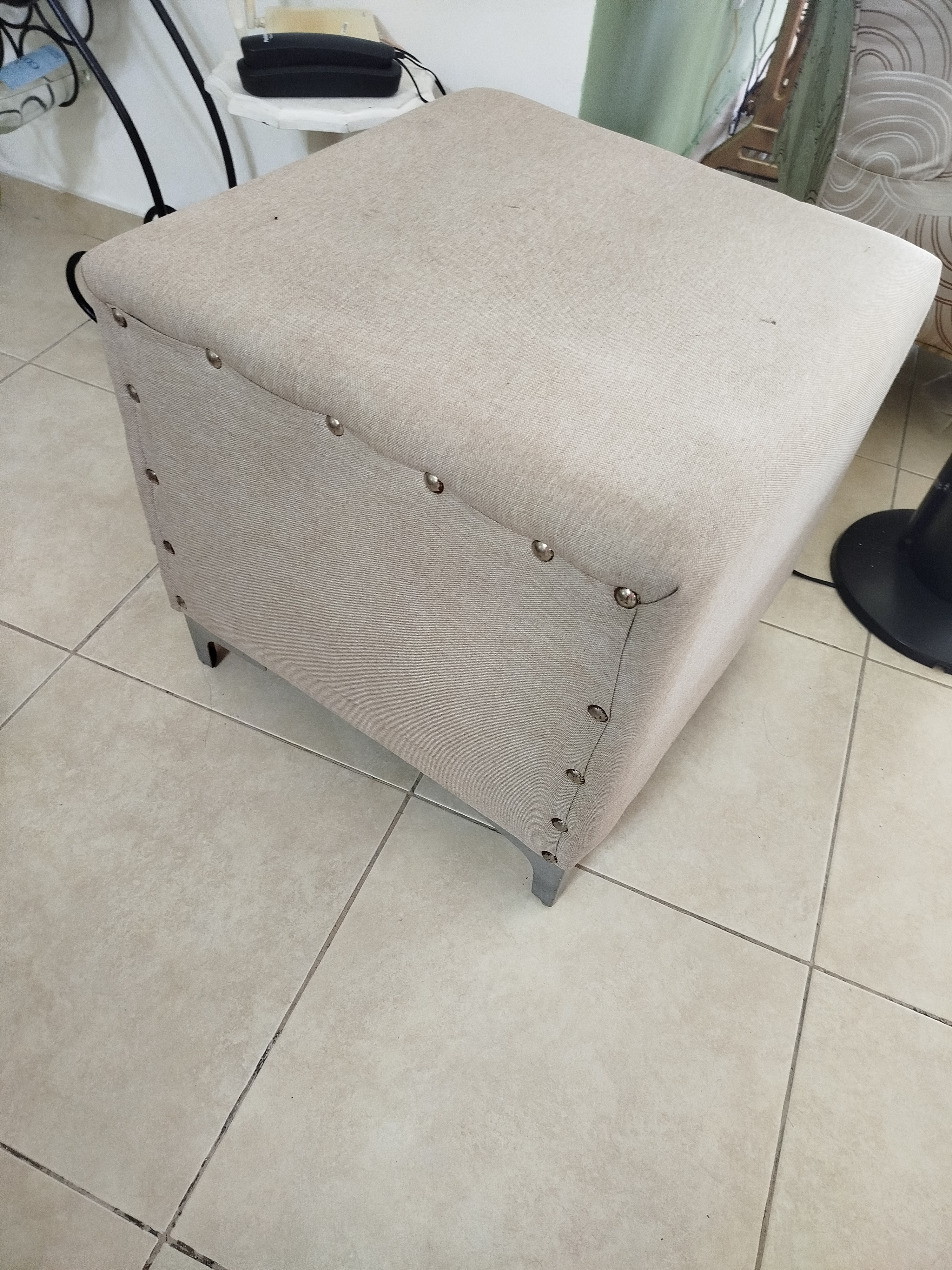 muebles y colchones - Vendo sofa y otoman  4