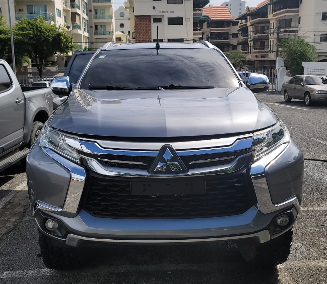 jeepetas y camionetas - Montero Sport 2019 - Aut., Techo solar, bajo Km