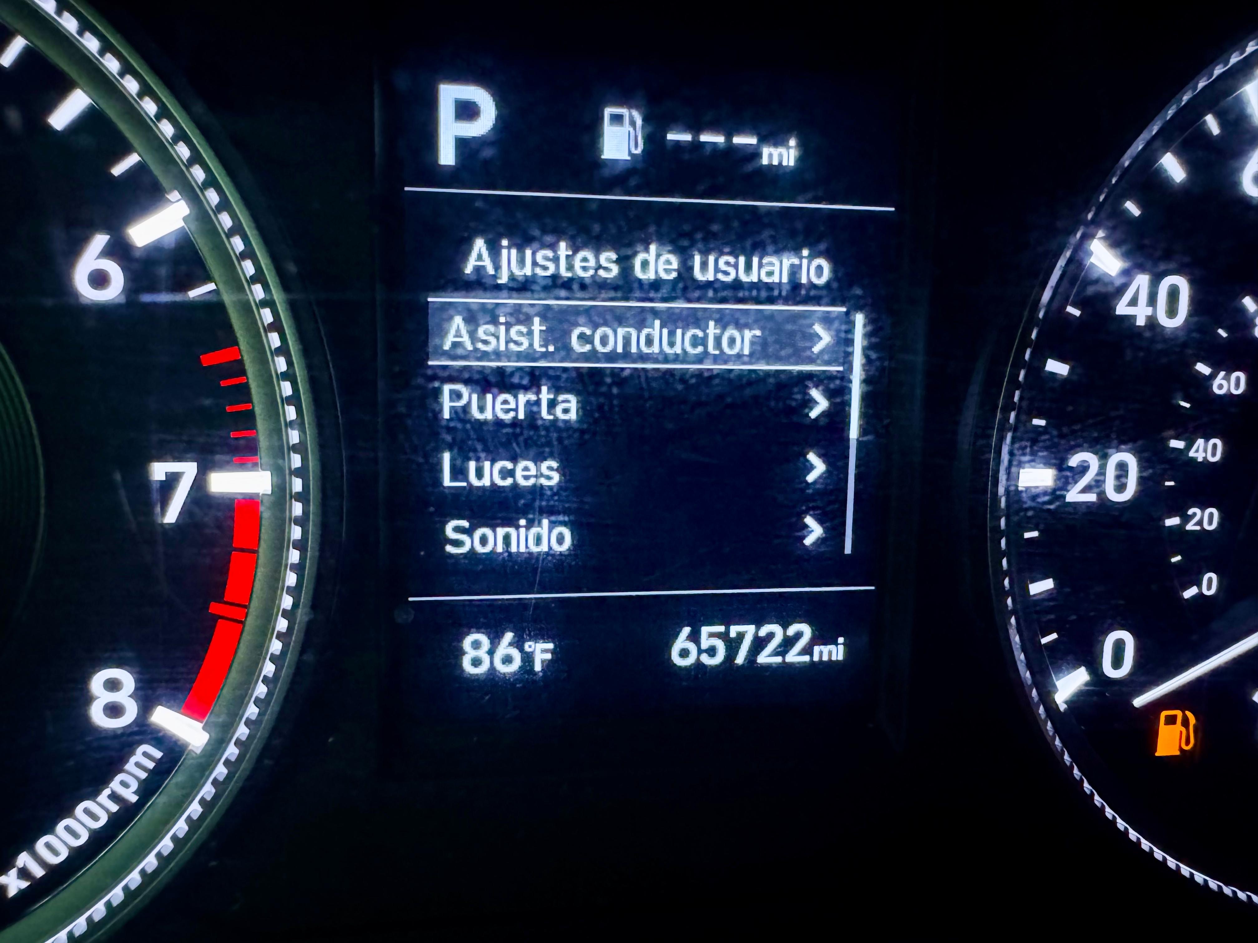 jeepetas y camionetas - Hyundai Santa Fe 2019 SE  6
