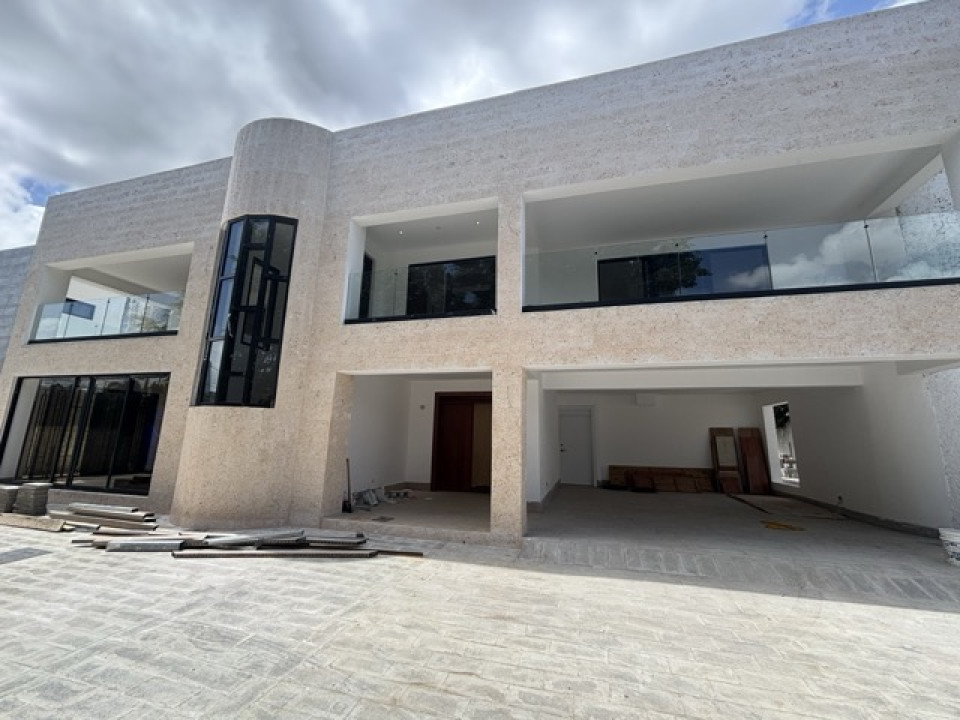 casas - Casa en alquiler 4habitaciones  en Julieta Morales 1