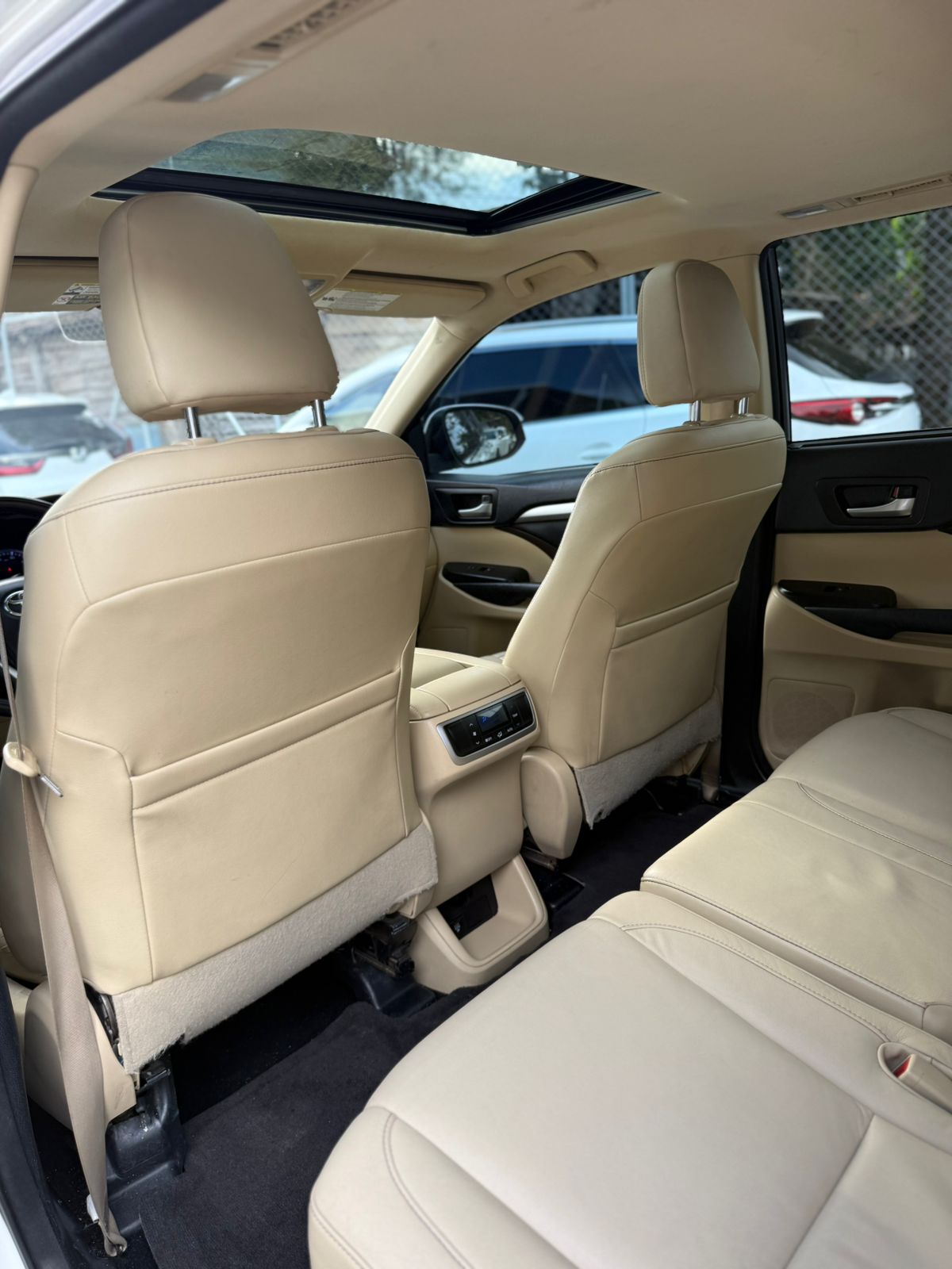jeepetas y camionetas - Toyota higlander xle 2014 5