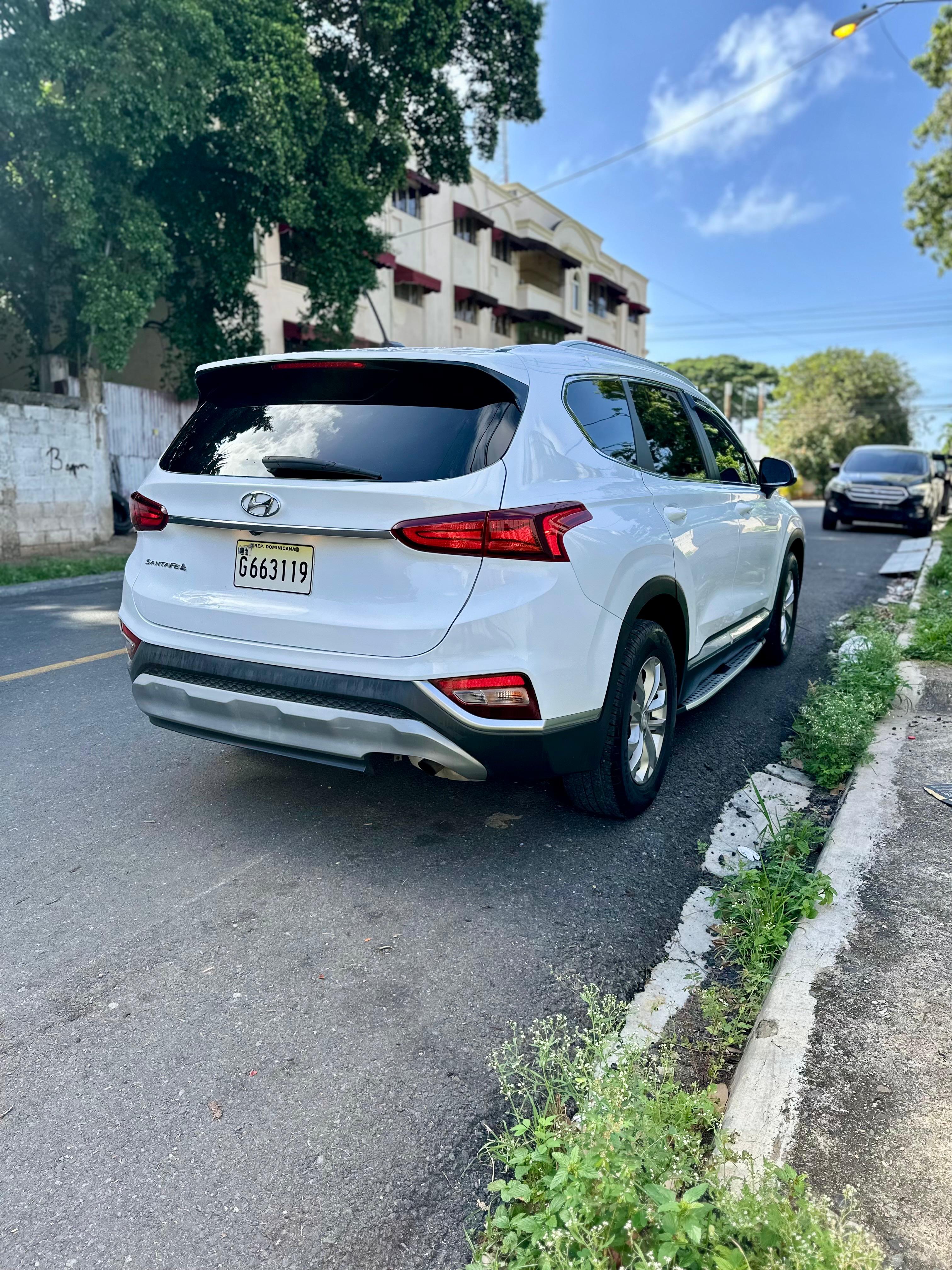jeepetas y camionetas - HYUNDAI SANTA FE SE 2019 6