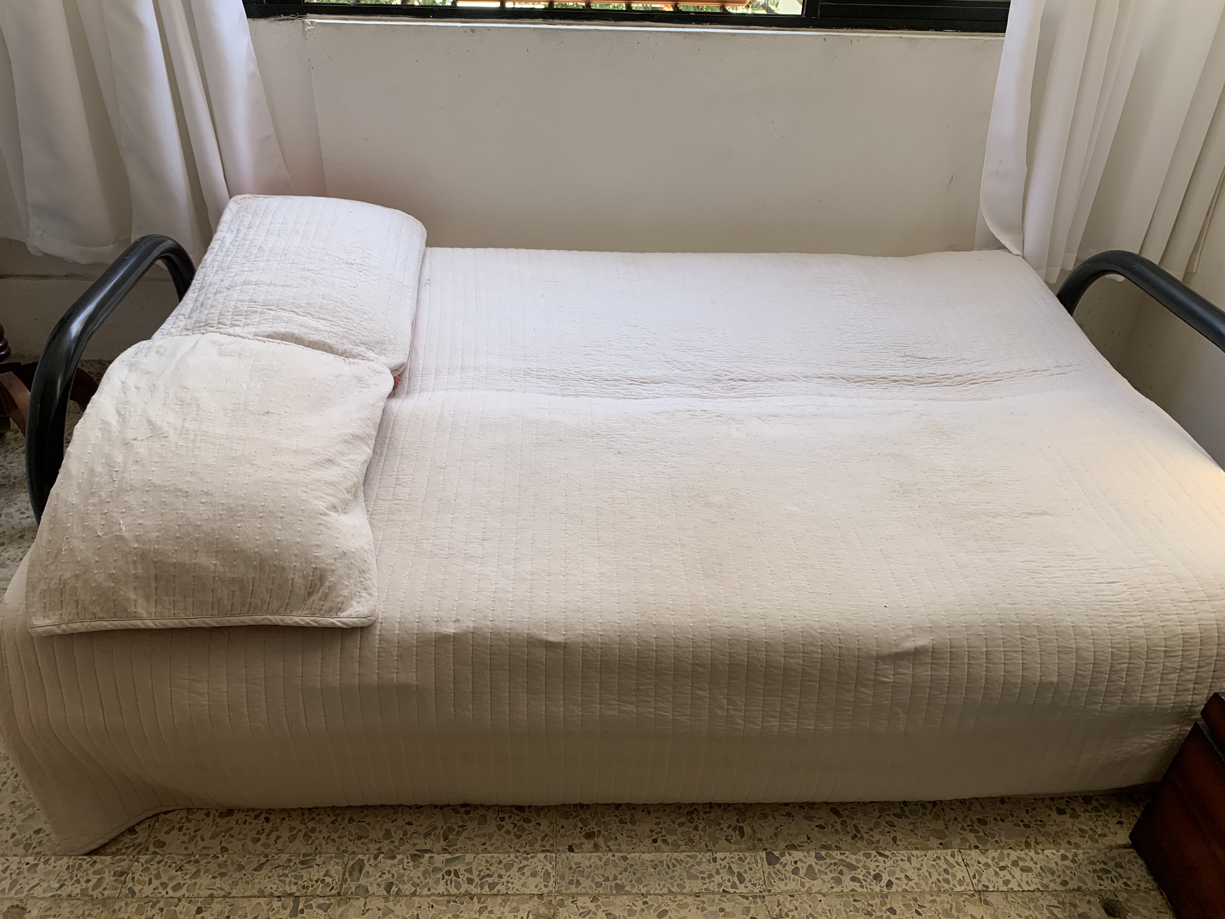 muebles y colchones - Vendo sofá cama muy comodo