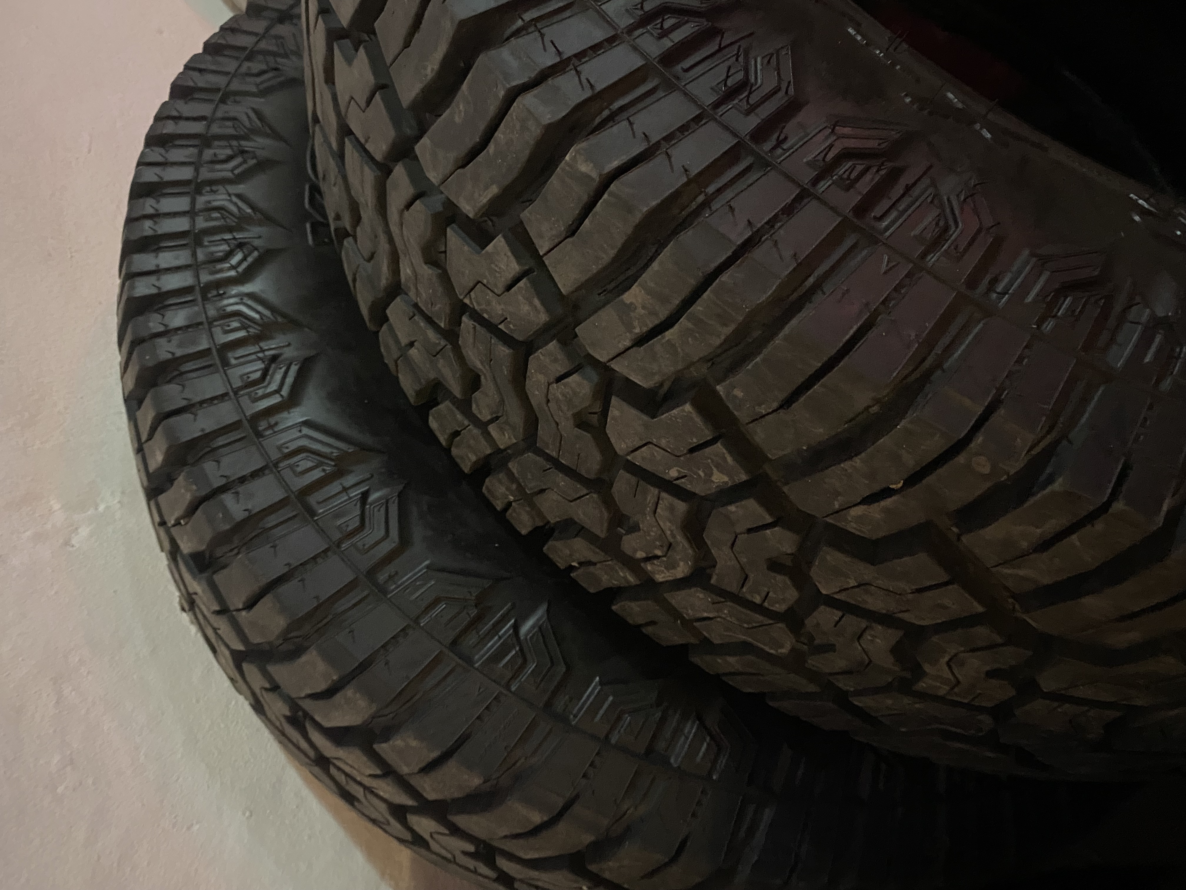 repuestos - Goma Yokohama X/AT 275/70/R18  2